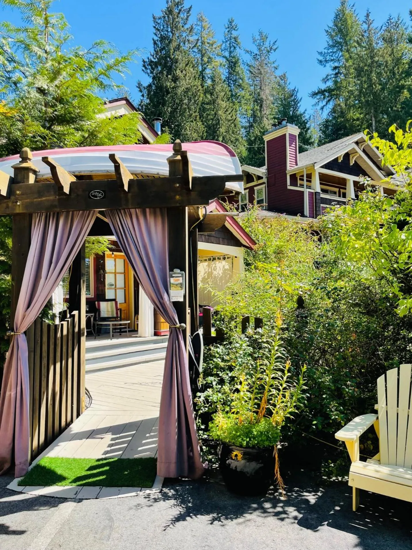 The Tuwanek Hotel and Spa