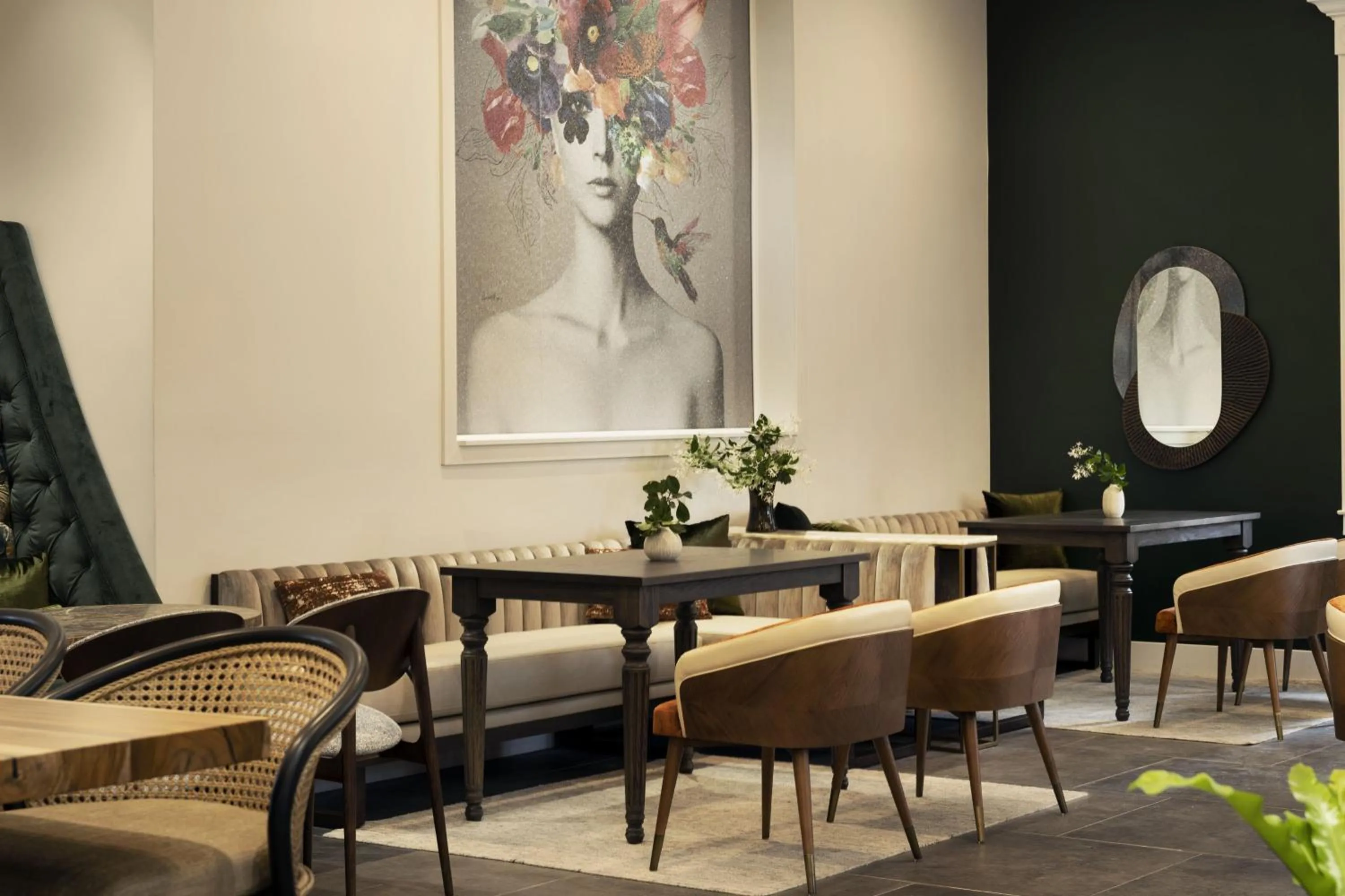 Lounge or bar in The Steward, Santa Barbara, a Tribute Portfolio Hotel