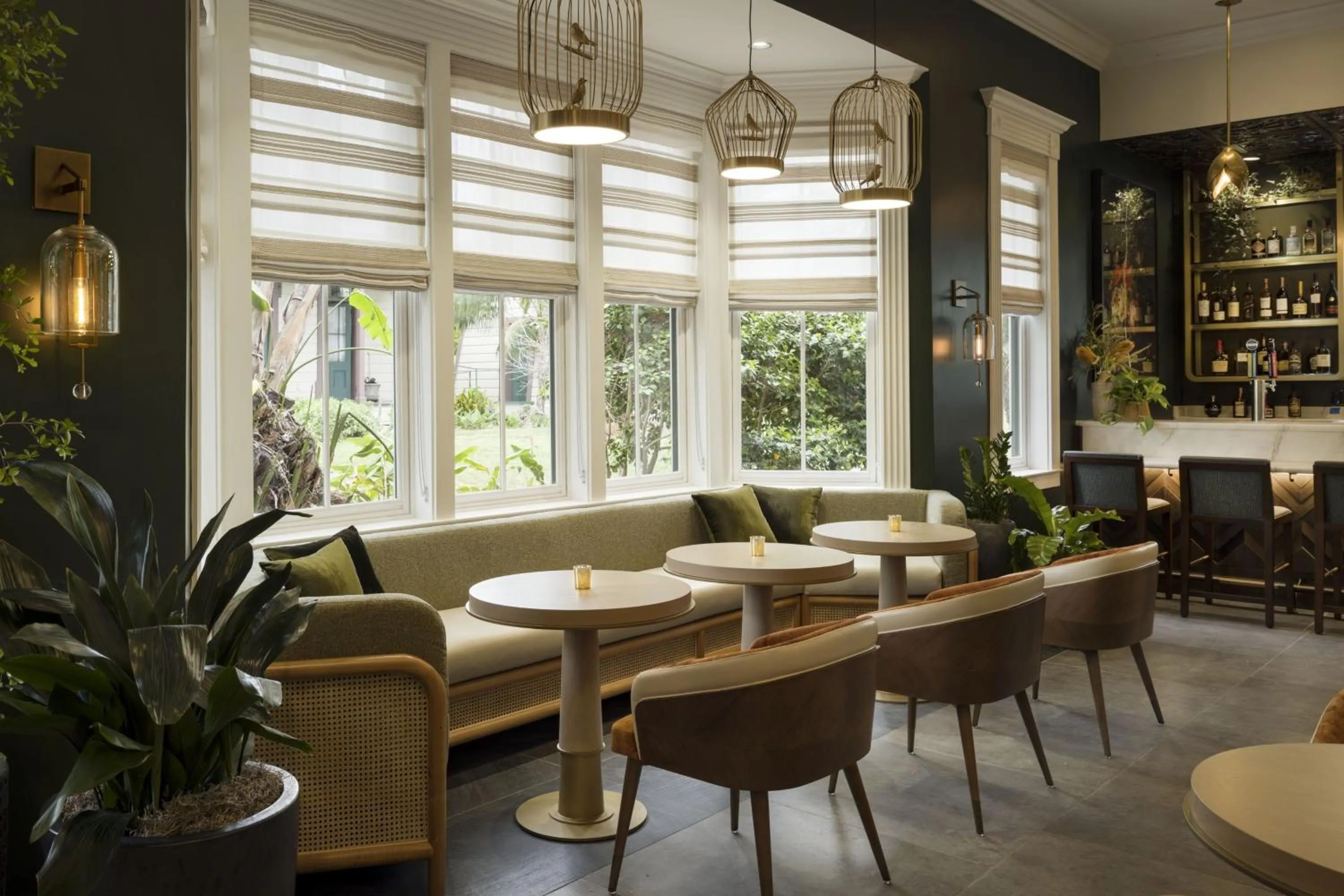 Lounge or bar in The Steward, Santa Barbara, a Tribute Portfolio Hotel