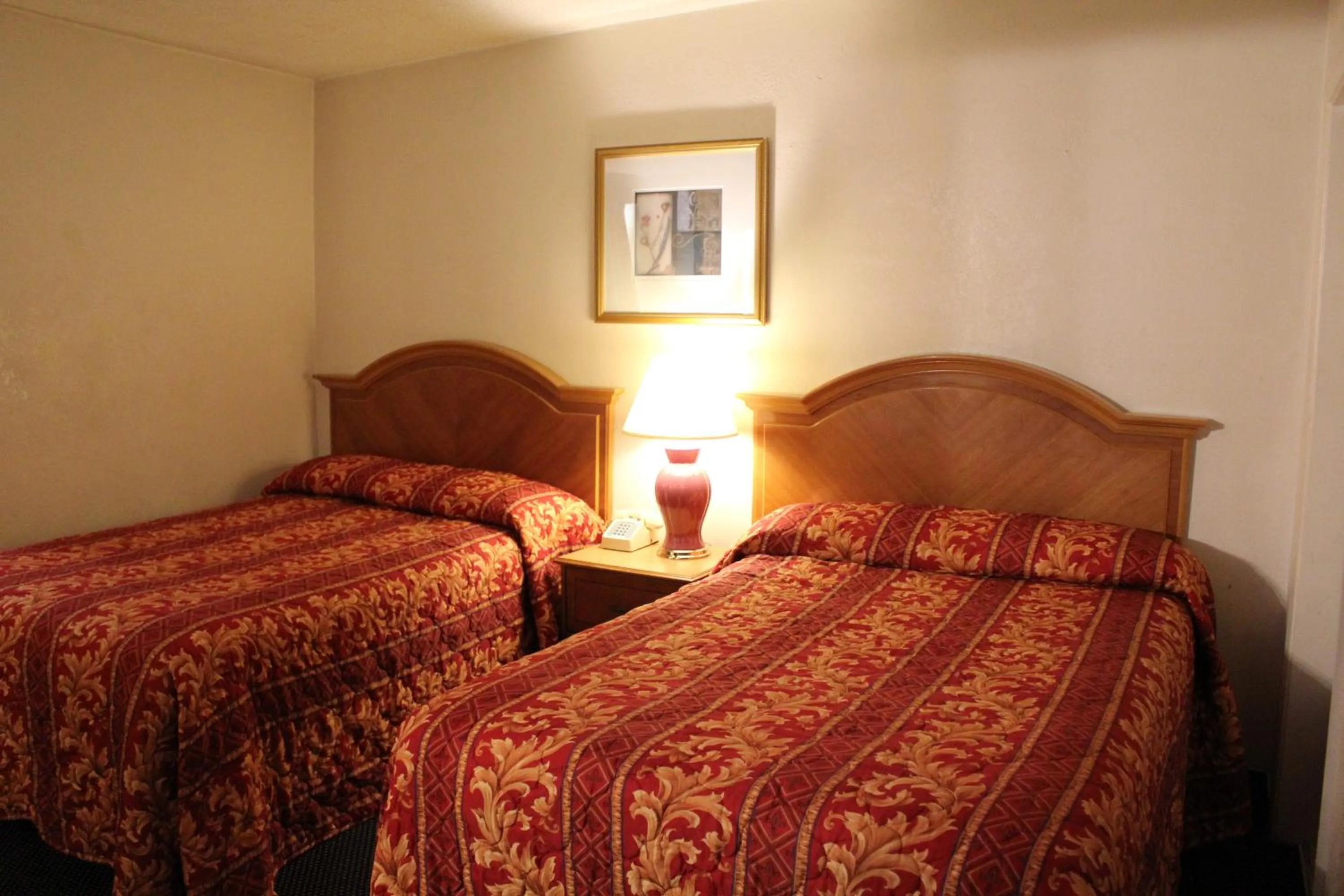 Bedroom, Bed in Grand Inn