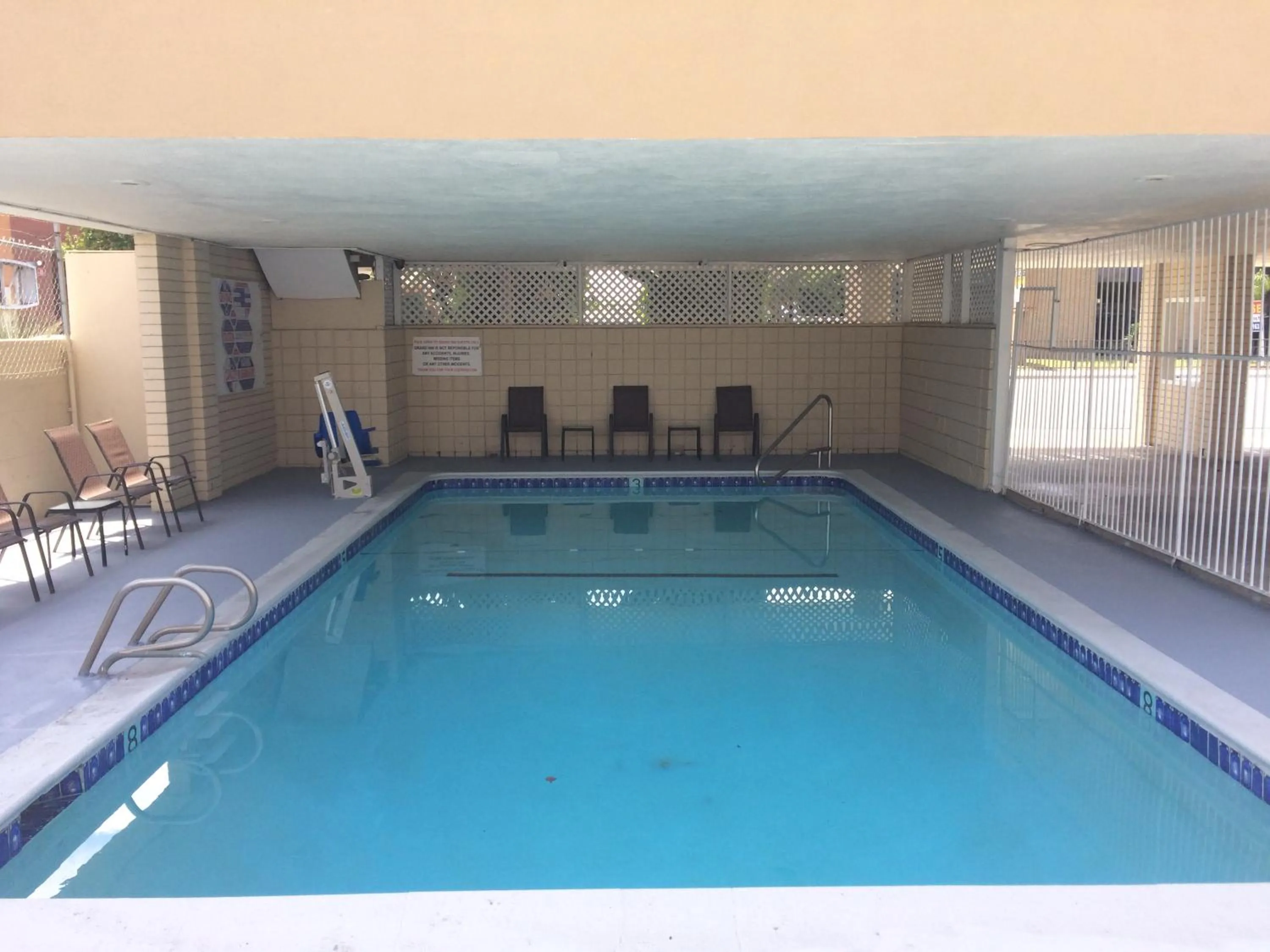 Swimming pool in Grand Inn