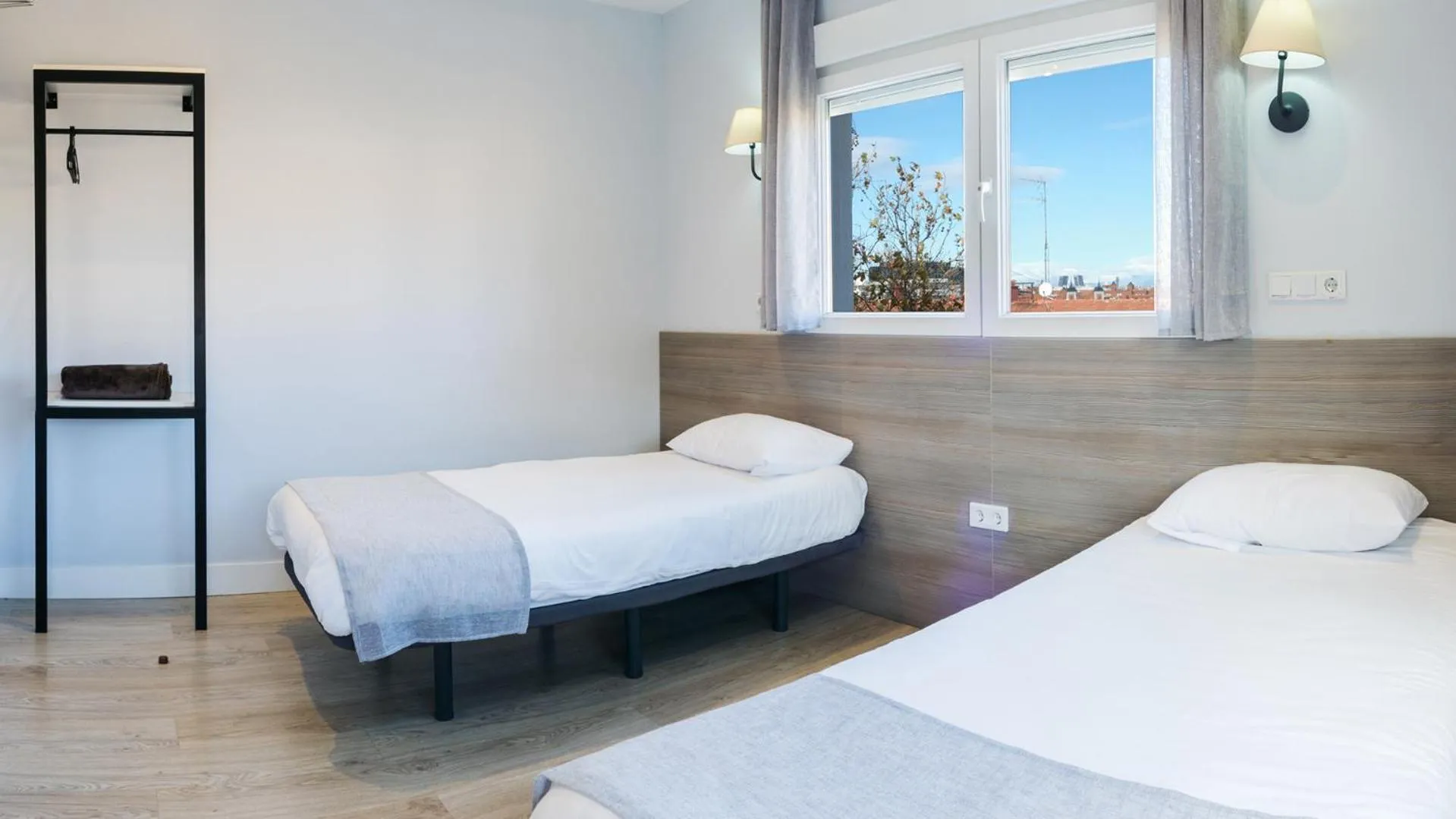 Decorative detail, Bed in Golden Alcala