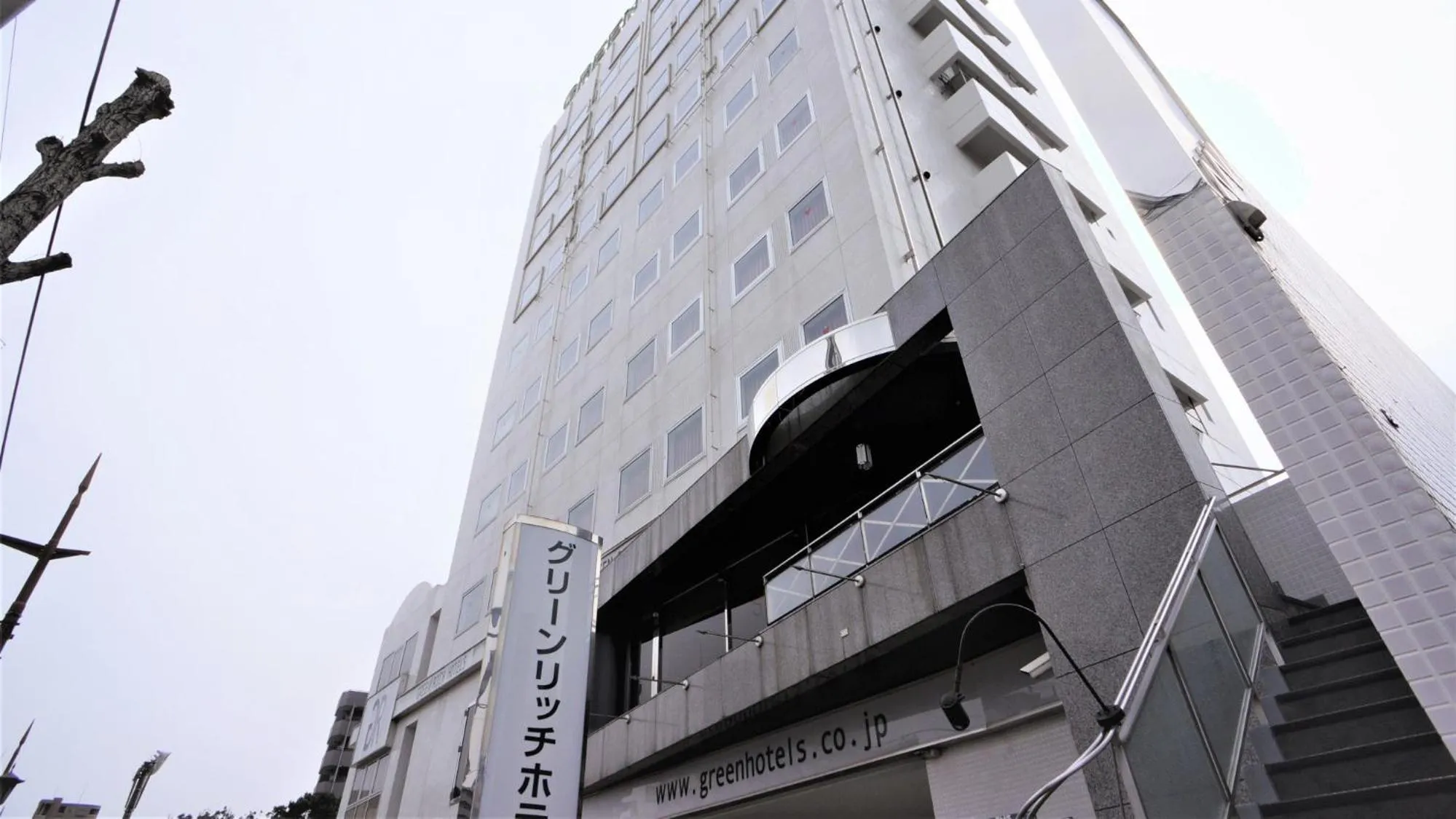 Property building in Green Rich Hotel Suizenji