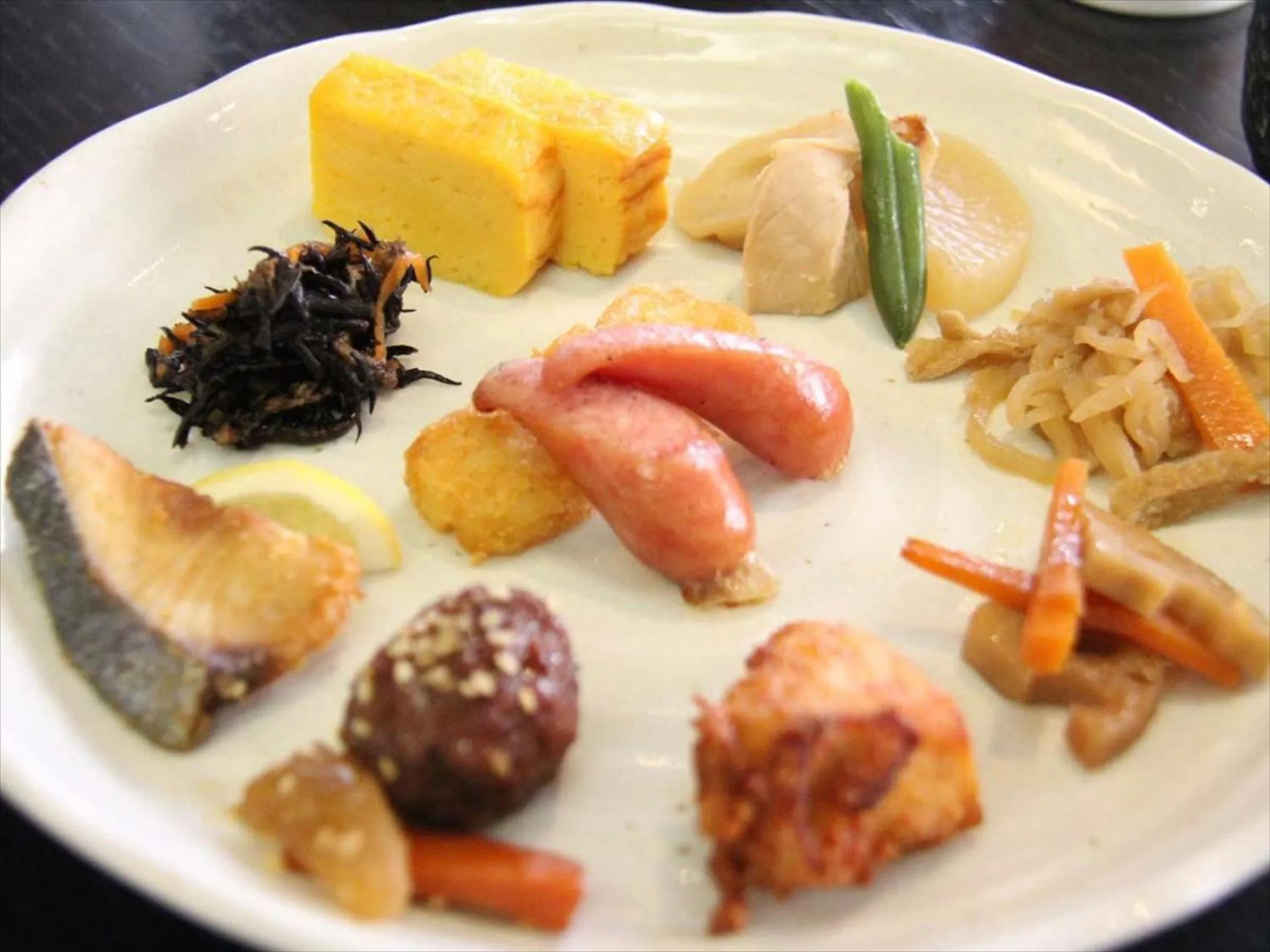 Restaurant/places to eat in Green Rich Hotel Suizenji