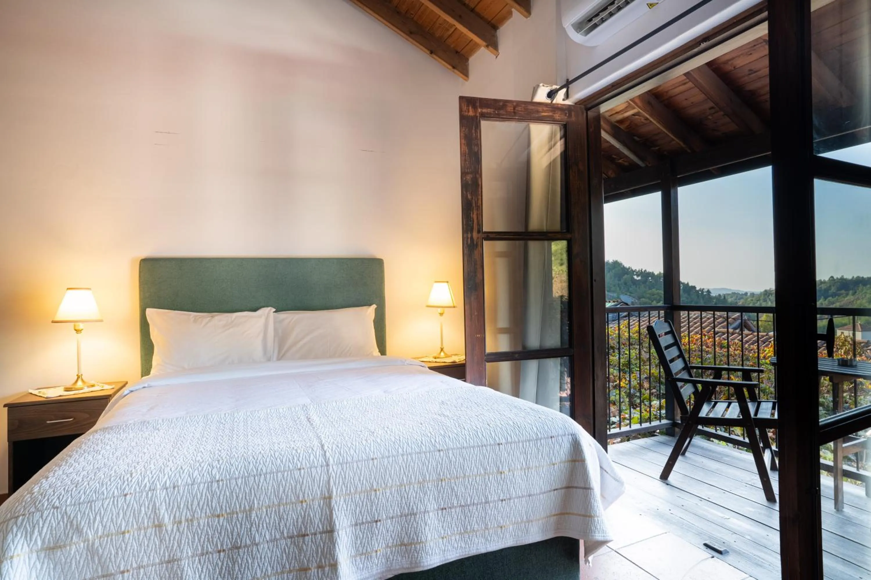 Bed in Ambelikos Traditional Agrohotel