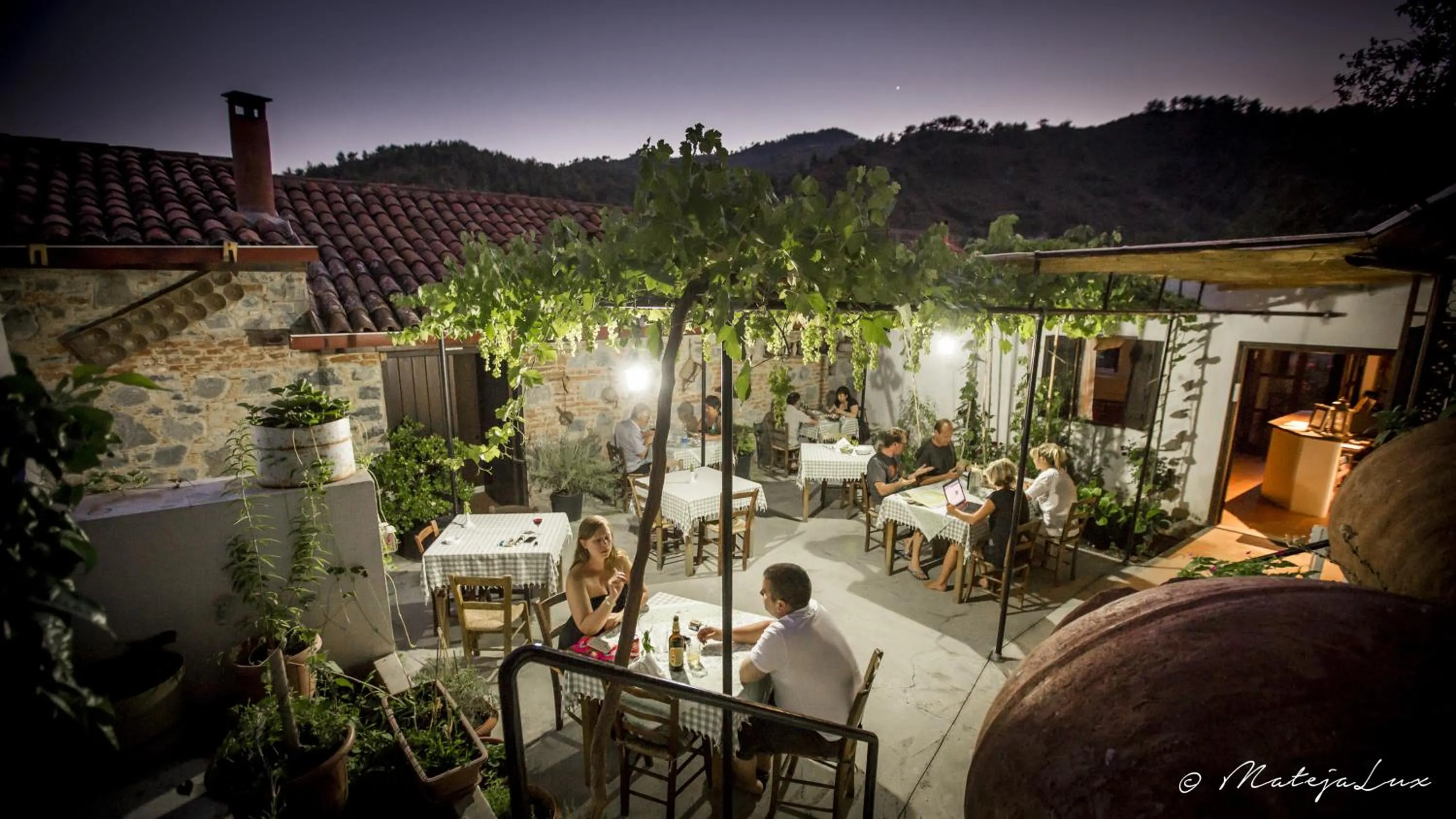 Restaurant/places to eat in Ambelikos Traditional Agrohotel