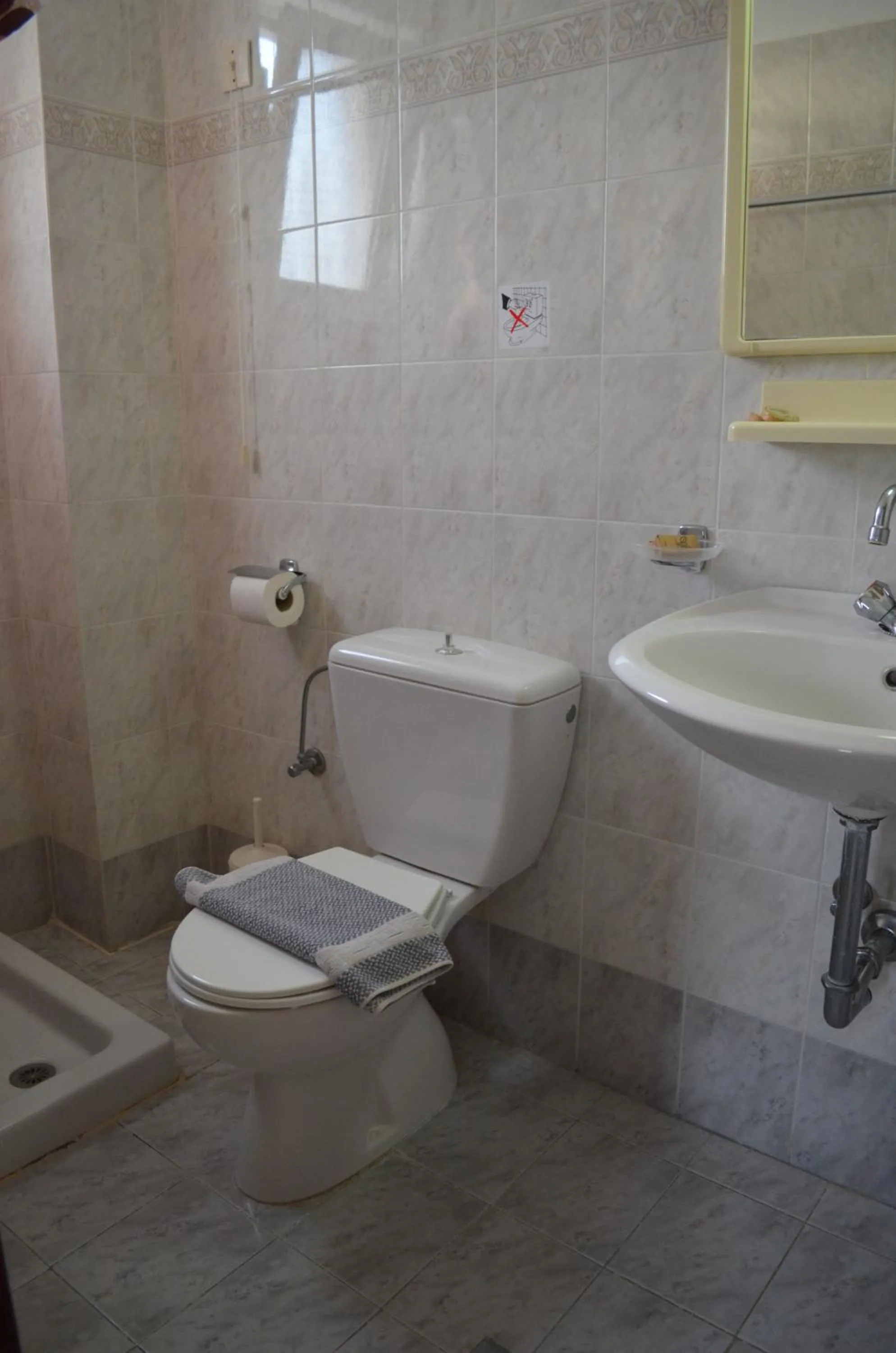 Bathroom in Kremasti Memories