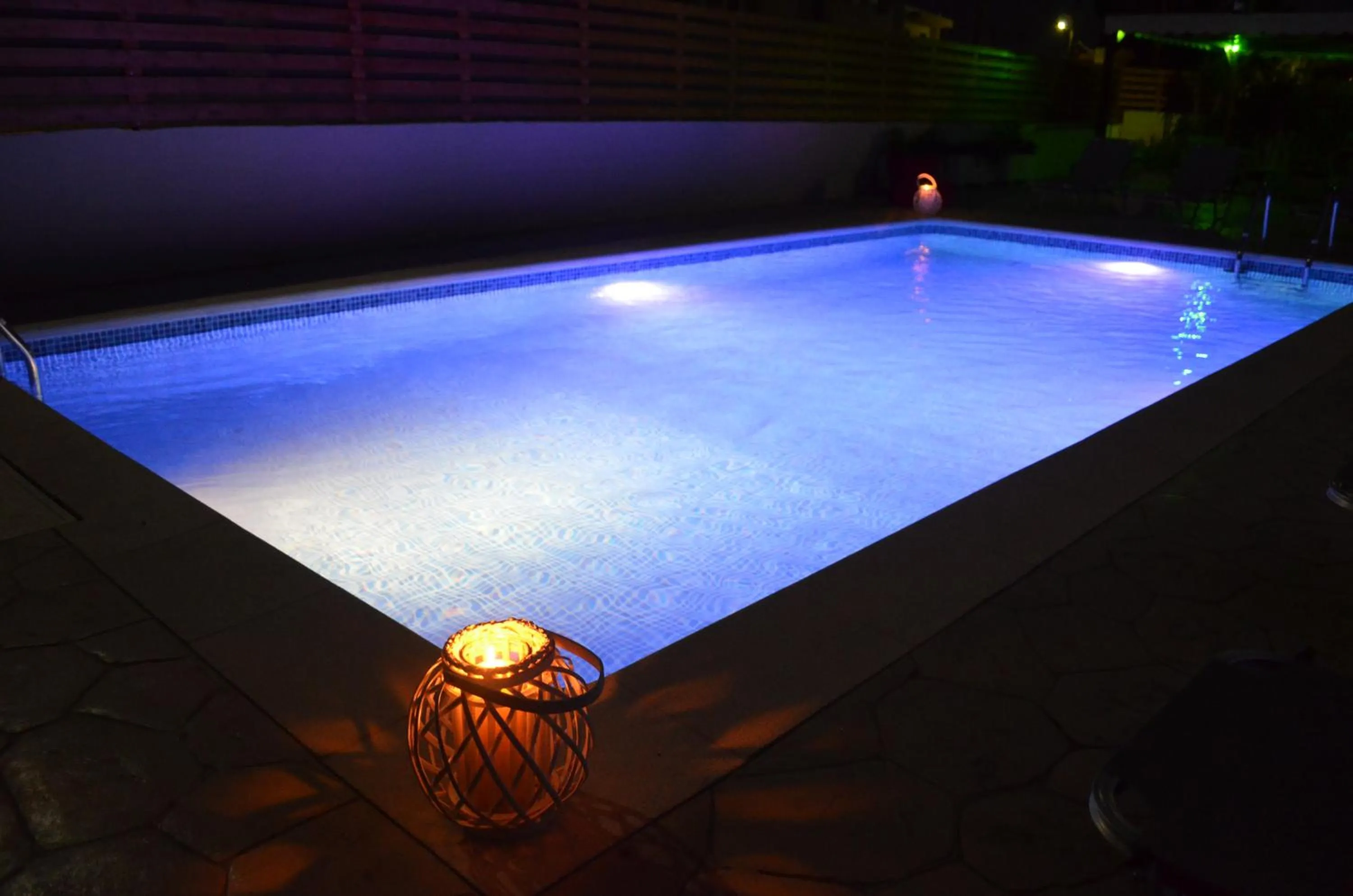 Swimming pool in Kremasti Memories