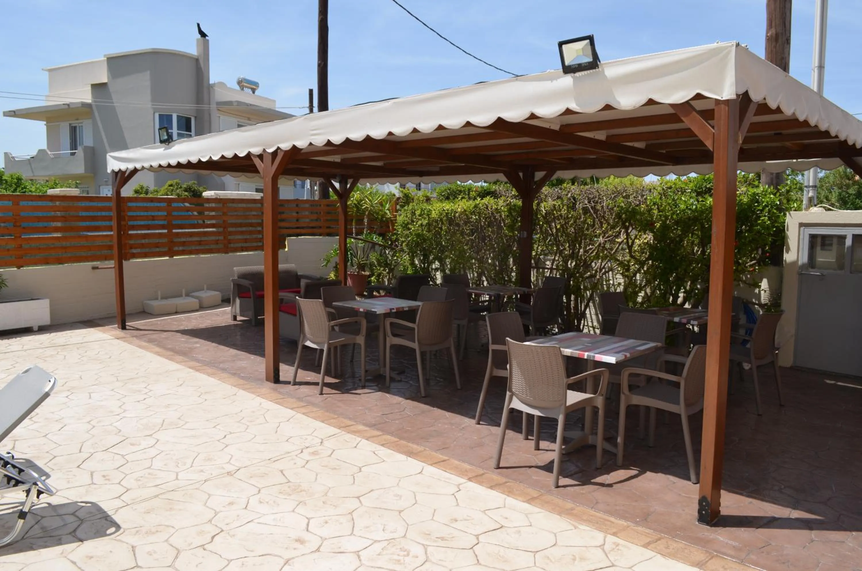 Swimming pool in Kremasti Memories