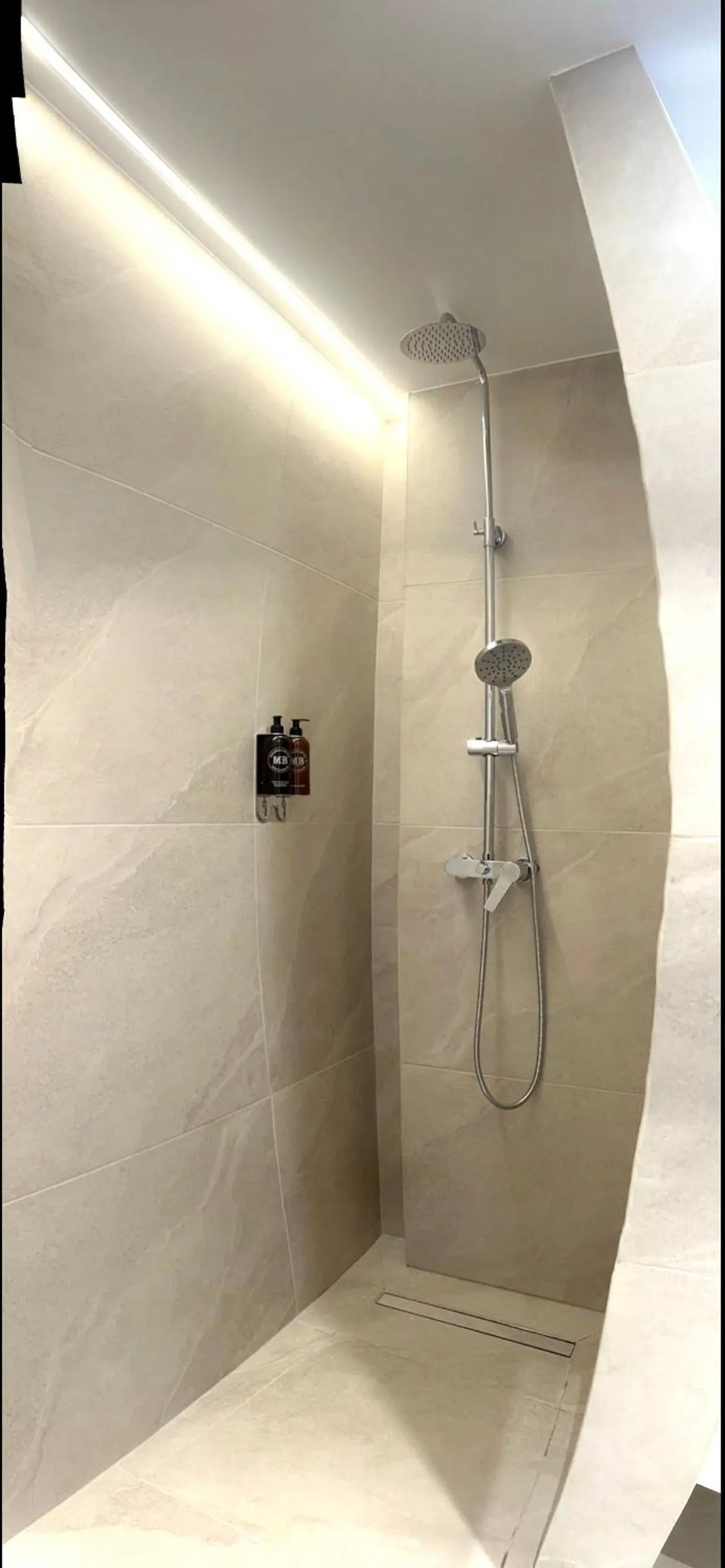 Shower in Pigeon Beach Hotel Apartments