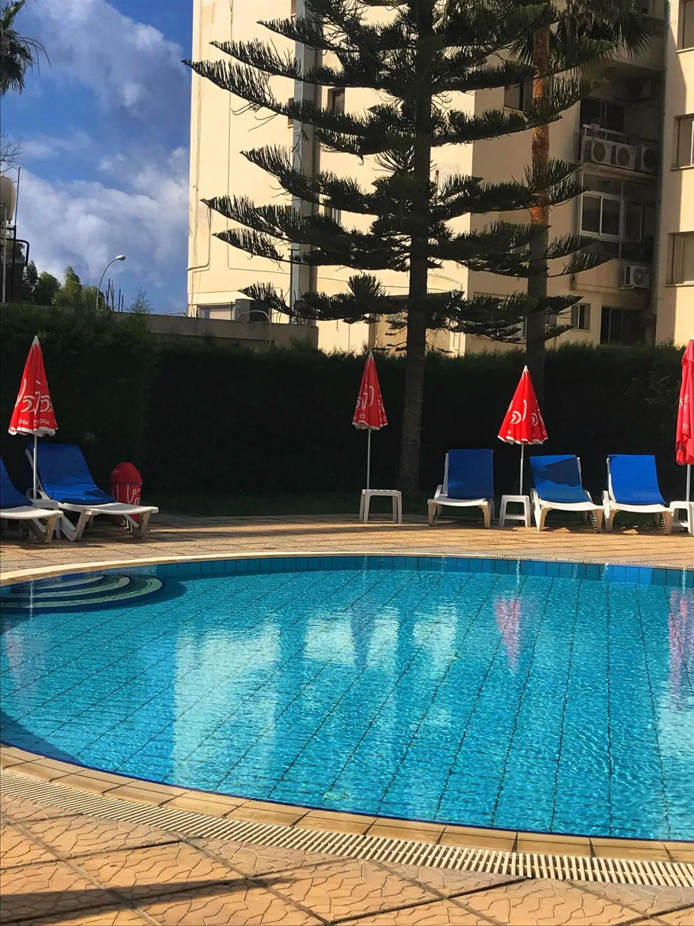 Day in Pigeon Beach Hotel Apartments