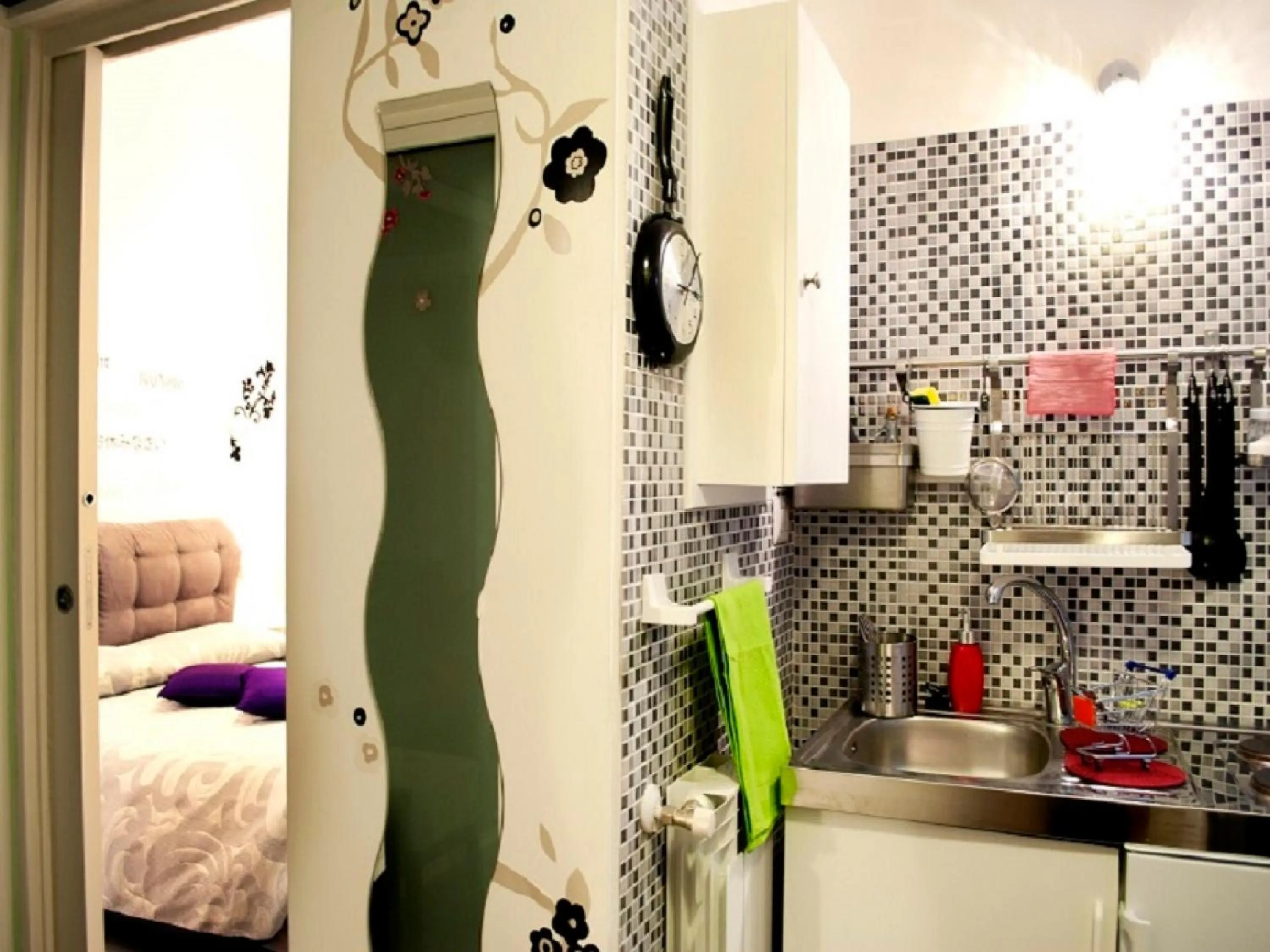 Kitchen or kitchenette, Bed in Rhome86