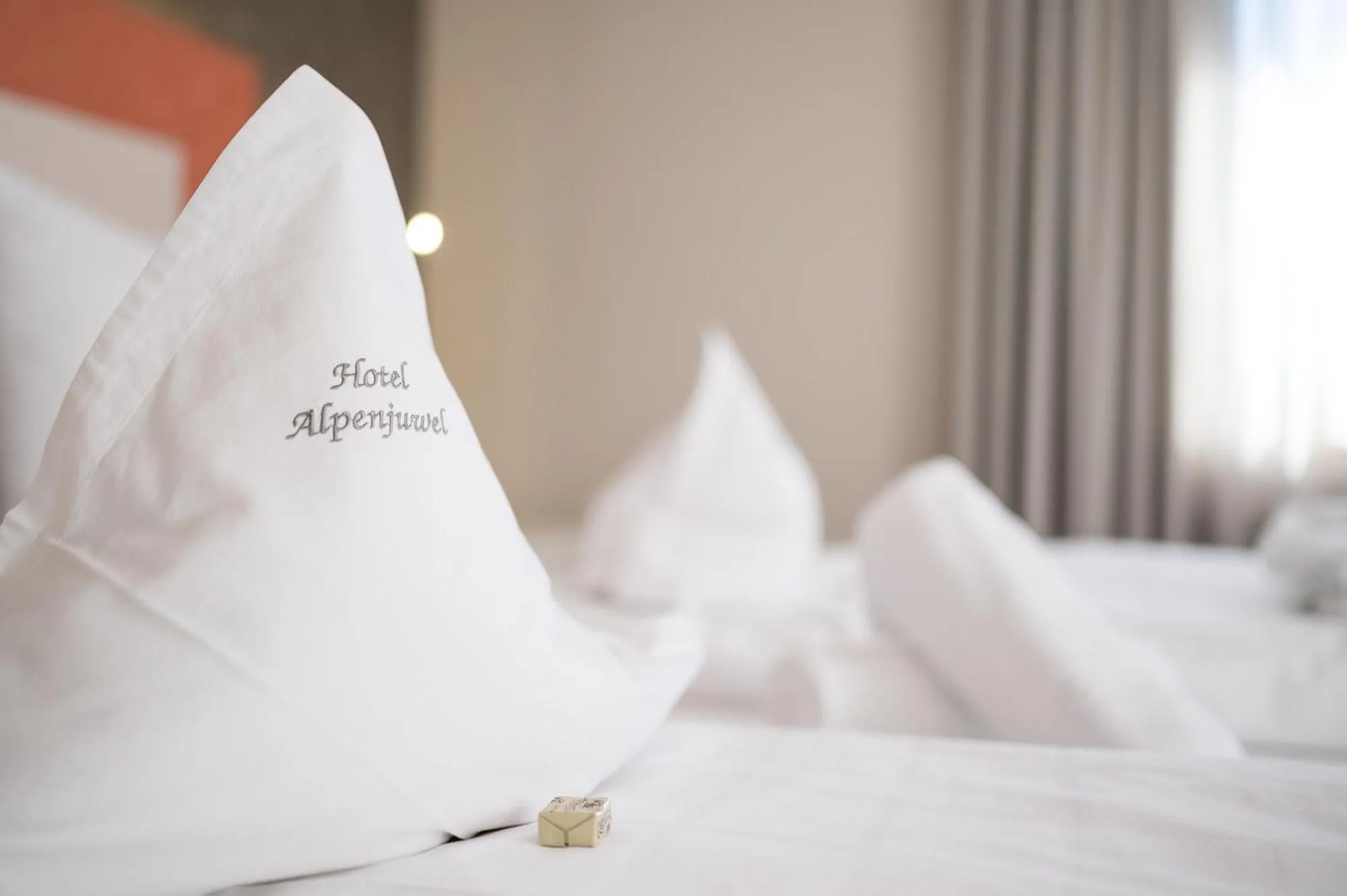 Photo of the whole room, Bed in Hotel Alpenjuwel