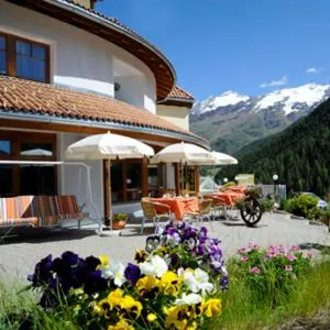 Patio in Hotel Alpenjuwel