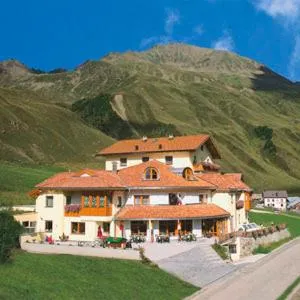 Property building in Hotel Alpenjuwel