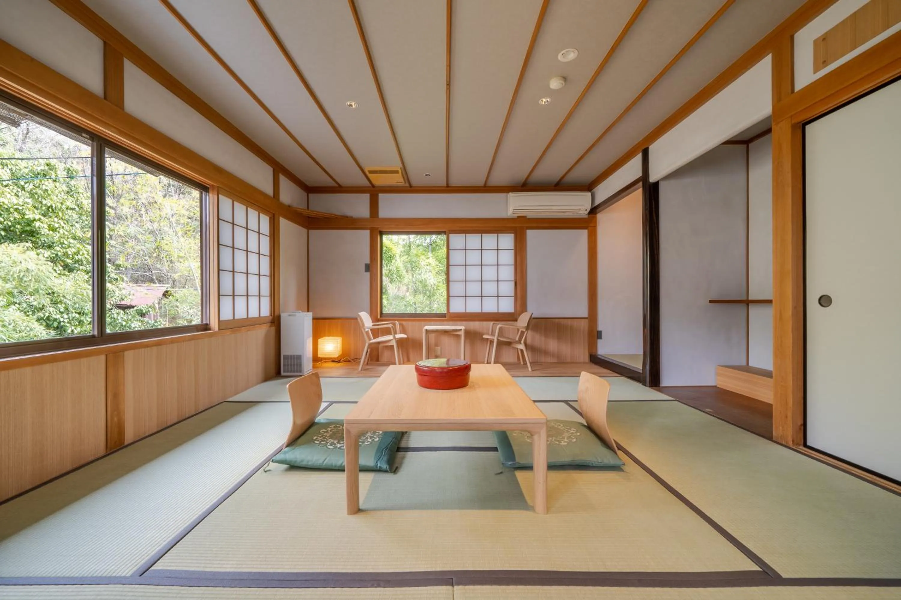 Living room, Bed in Ryokan Yamazaki