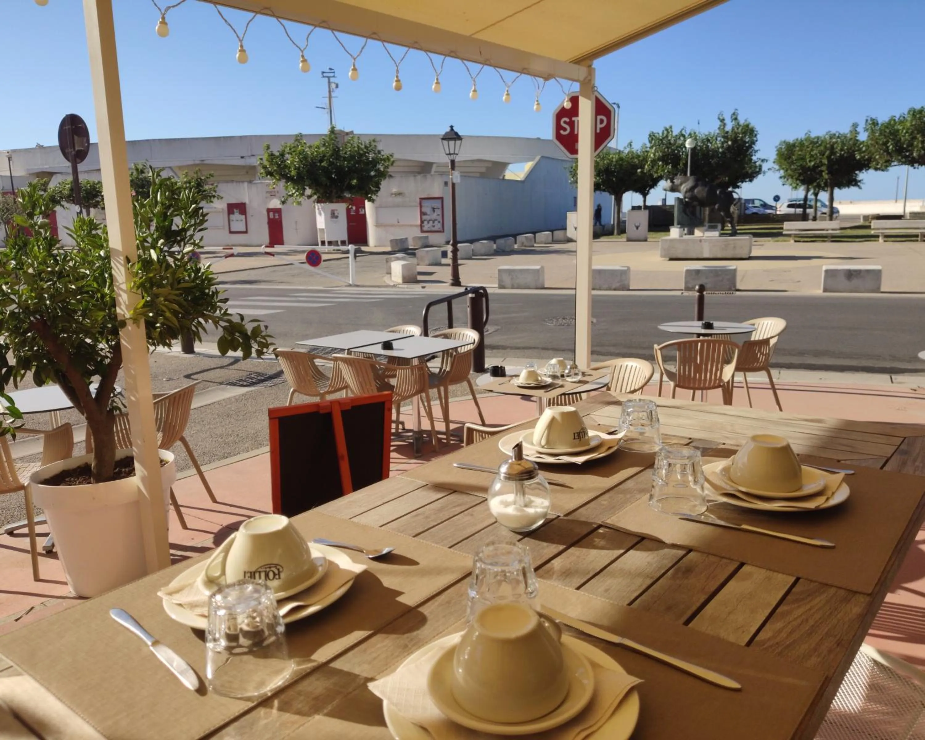 Restaurant/places to eat in Abrivado