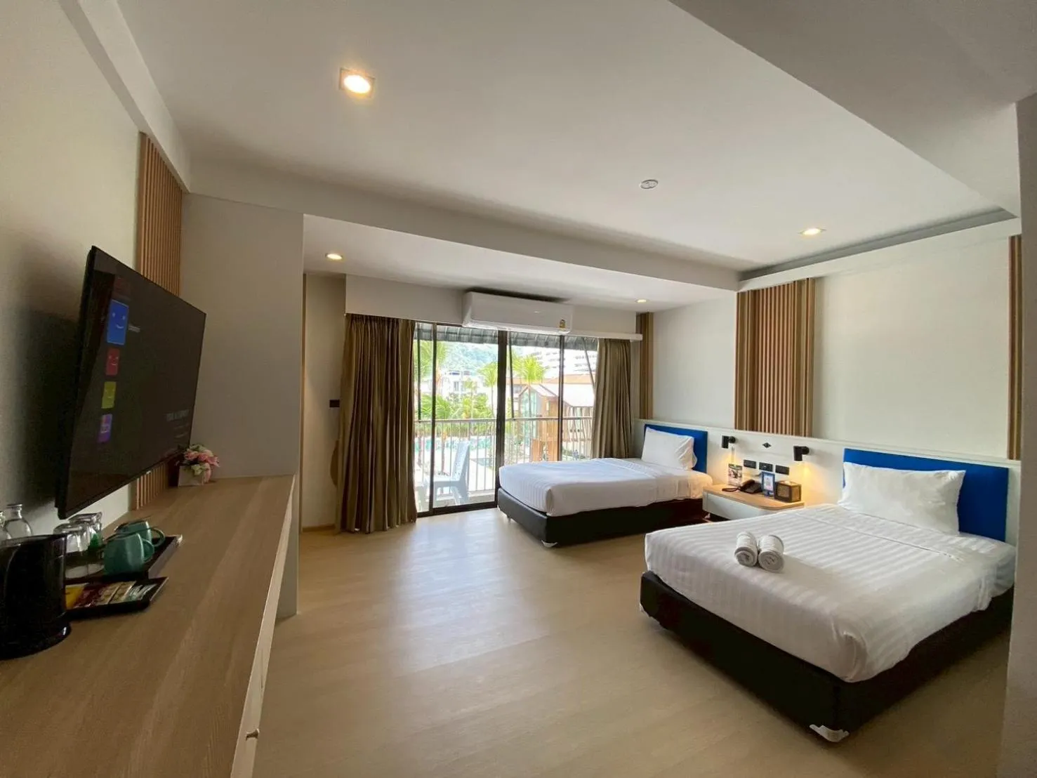 Bed in Armoni Patong Beach Hotel