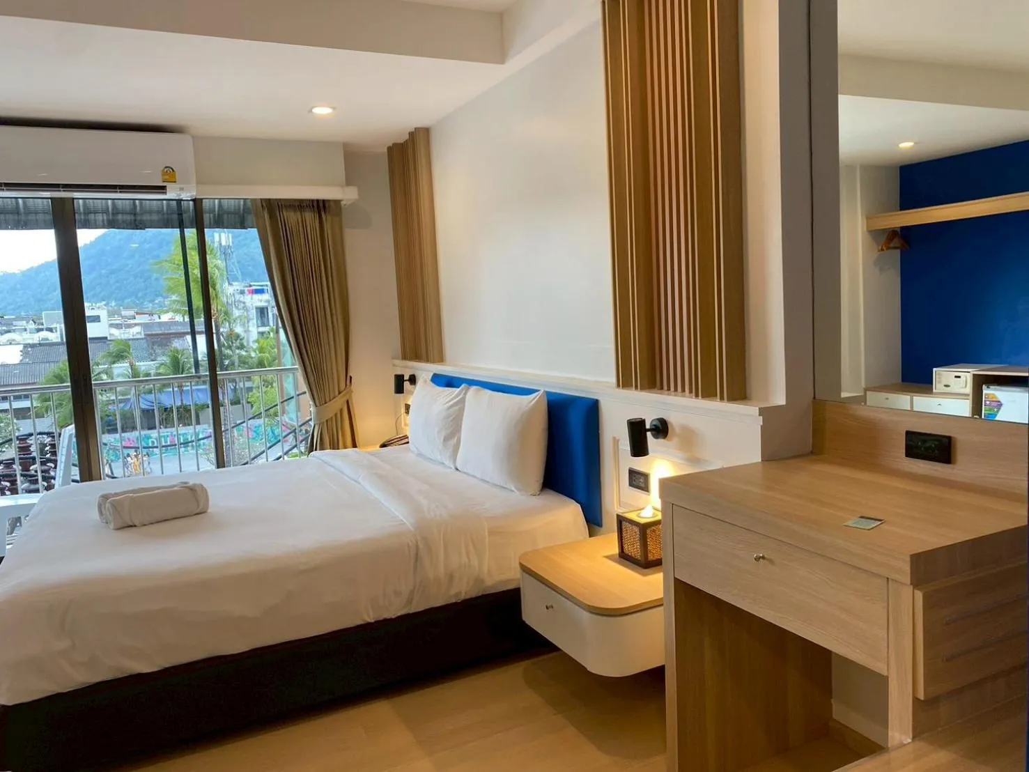 Bed in Armoni Patong Beach Hotel