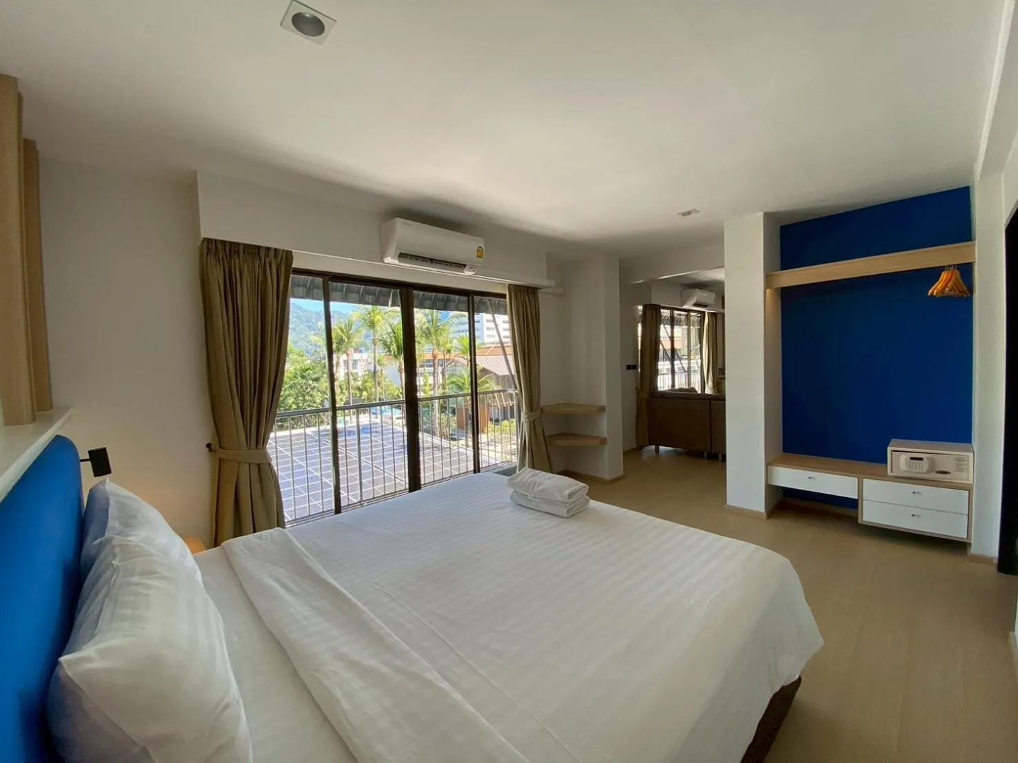 Bed in Armoni Patong Beach Hotel