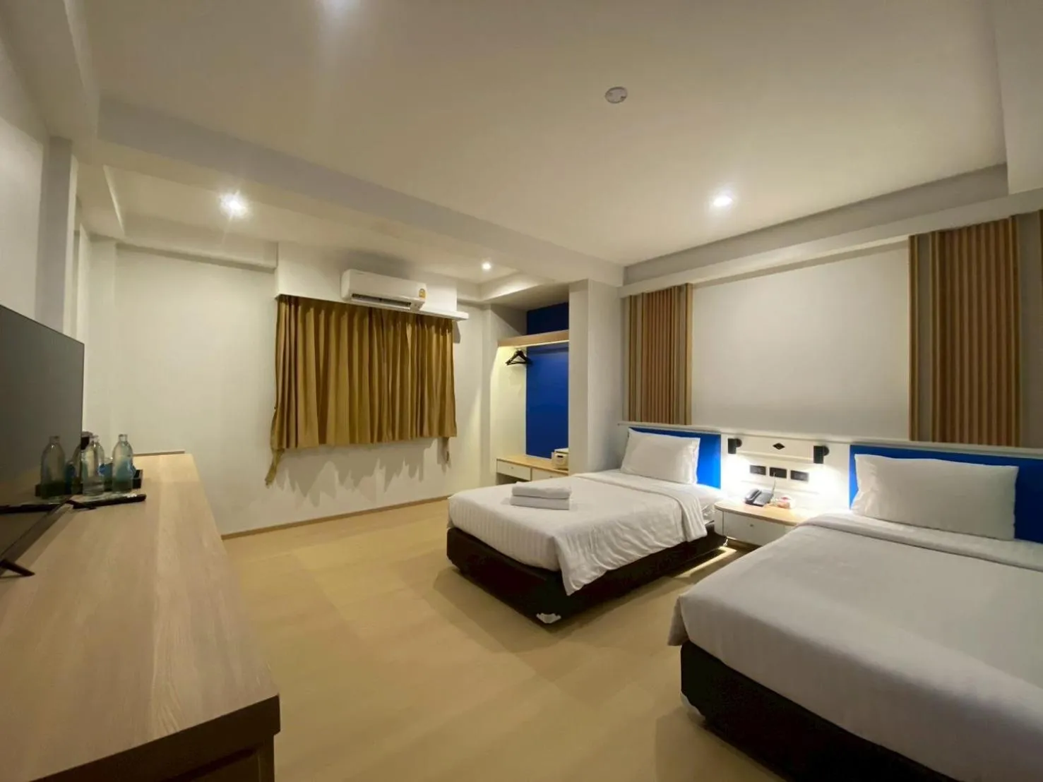 Bed in Armoni Patong Beach Hotel