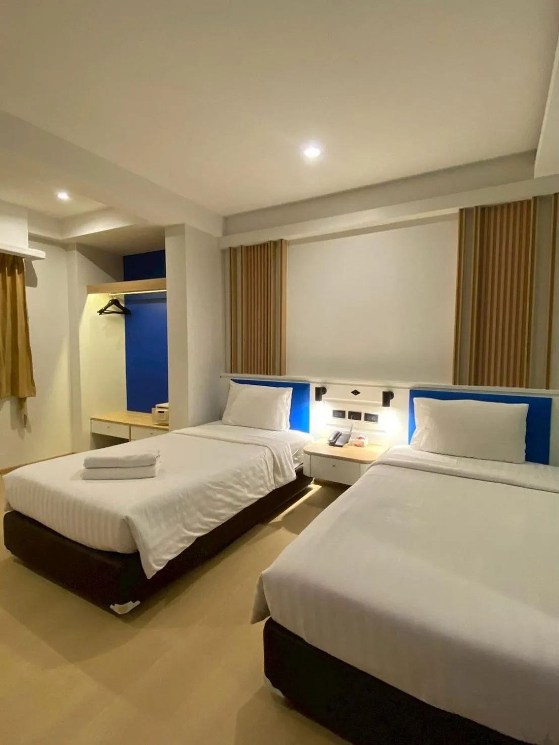 Bed in Armoni Patong Beach Hotel
