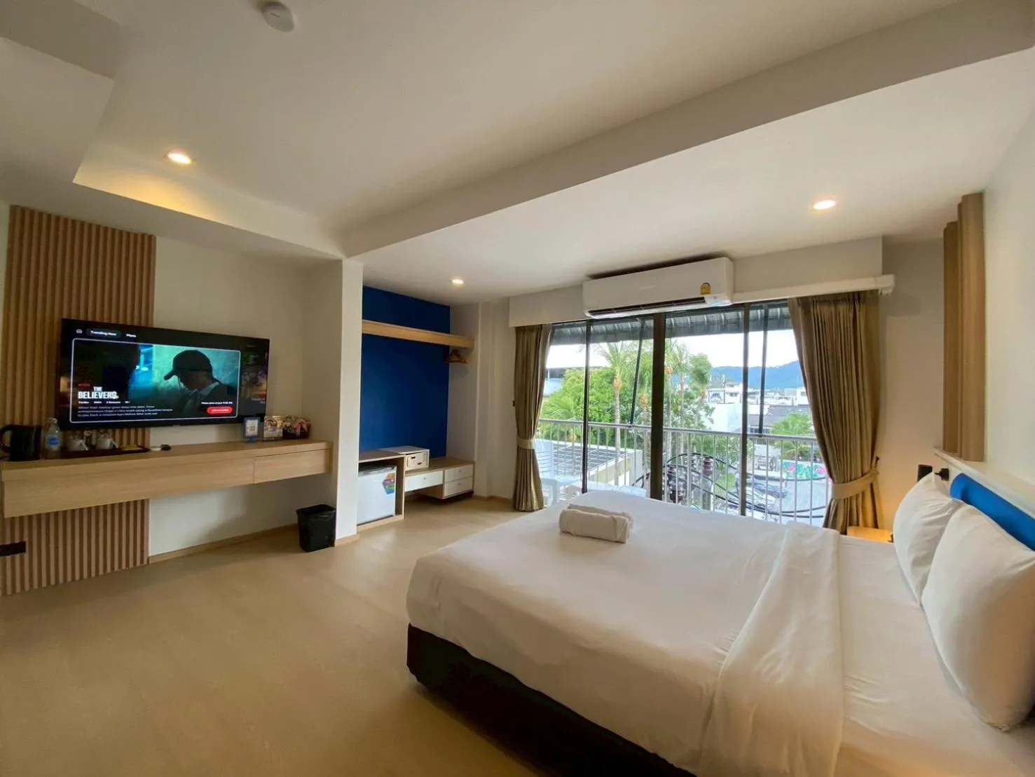 Bed in Armoni Patong Beach Hotel