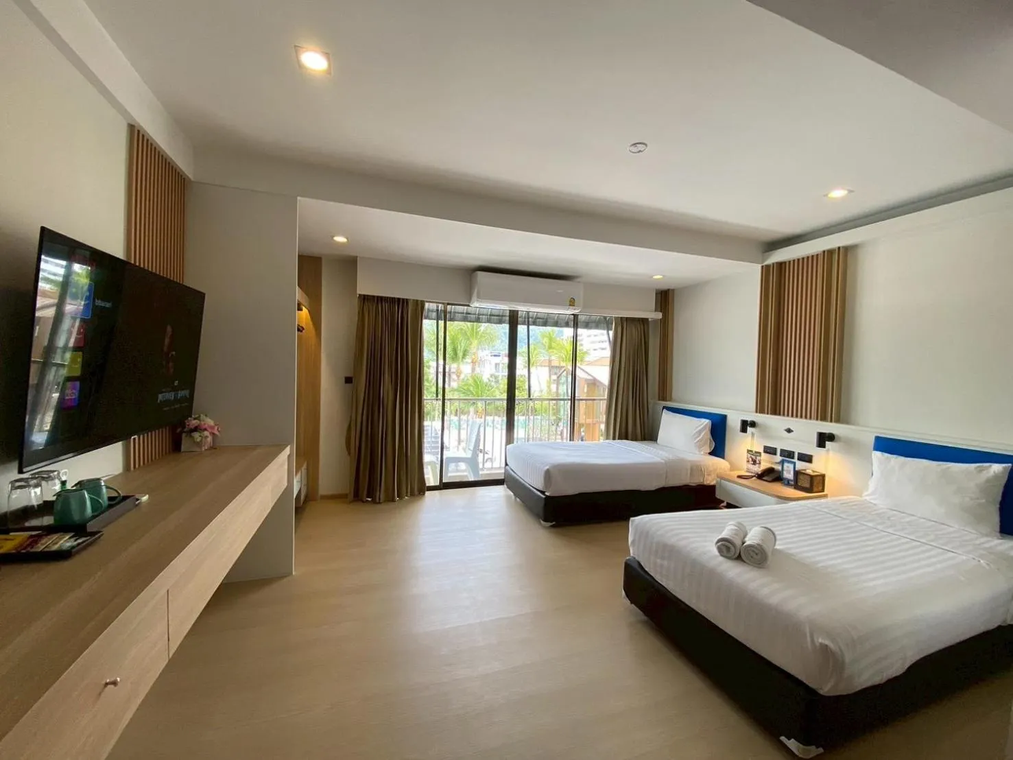 Bed in Armoni Patong Beach Hotel