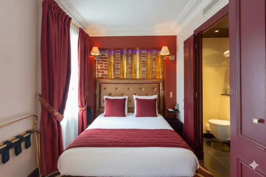 Bed in Hotel Du Beaumont