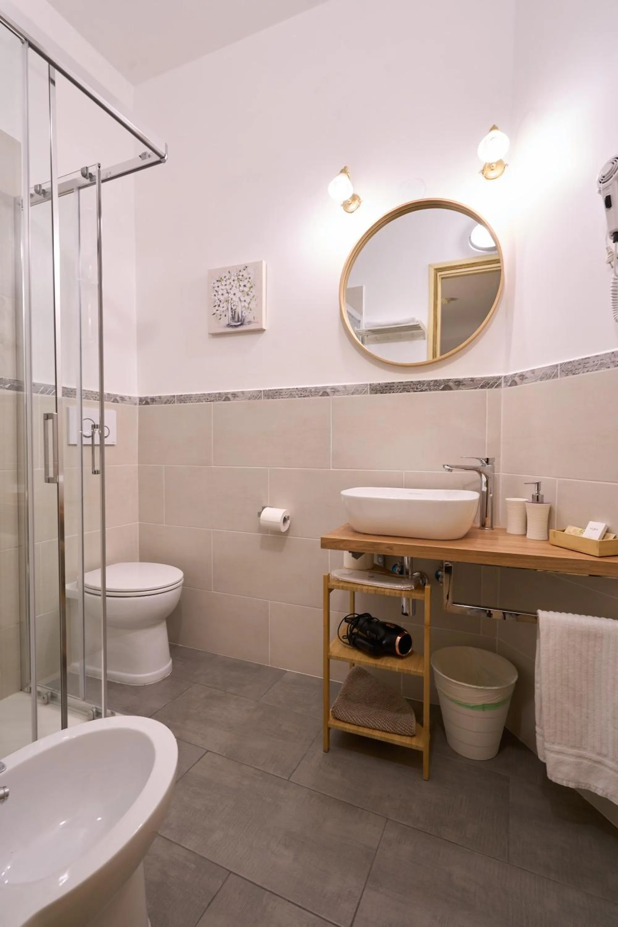 Shower in Hotel Ascot