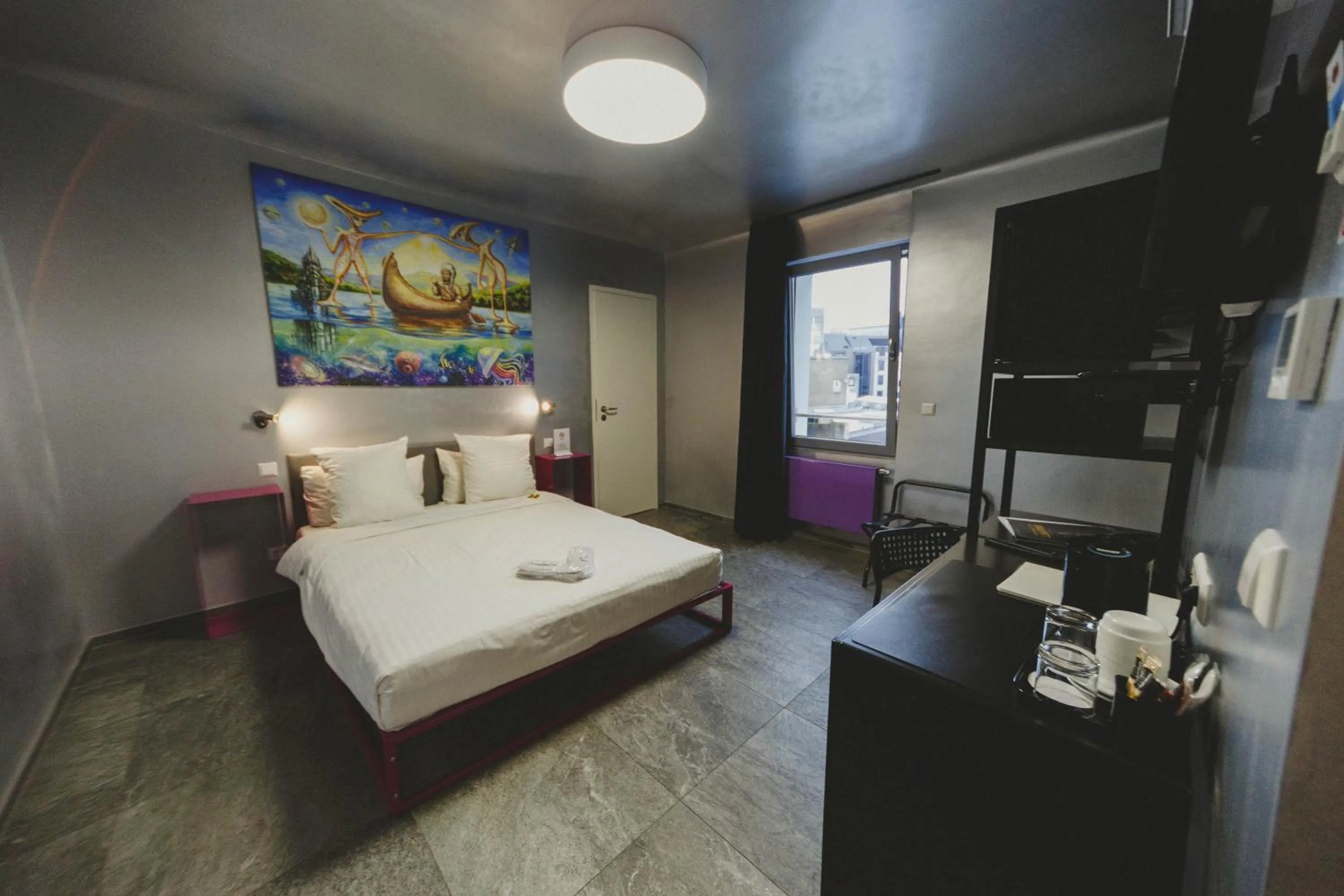 Inner courtyard view, Bed in JJ32