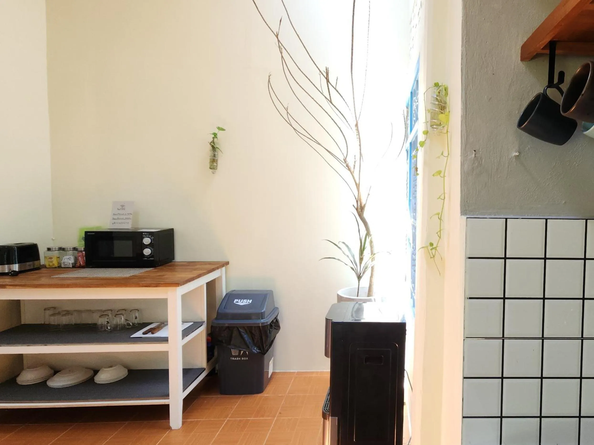 Kitchen or kitchenette in Baan Hinlad Home and Hostel