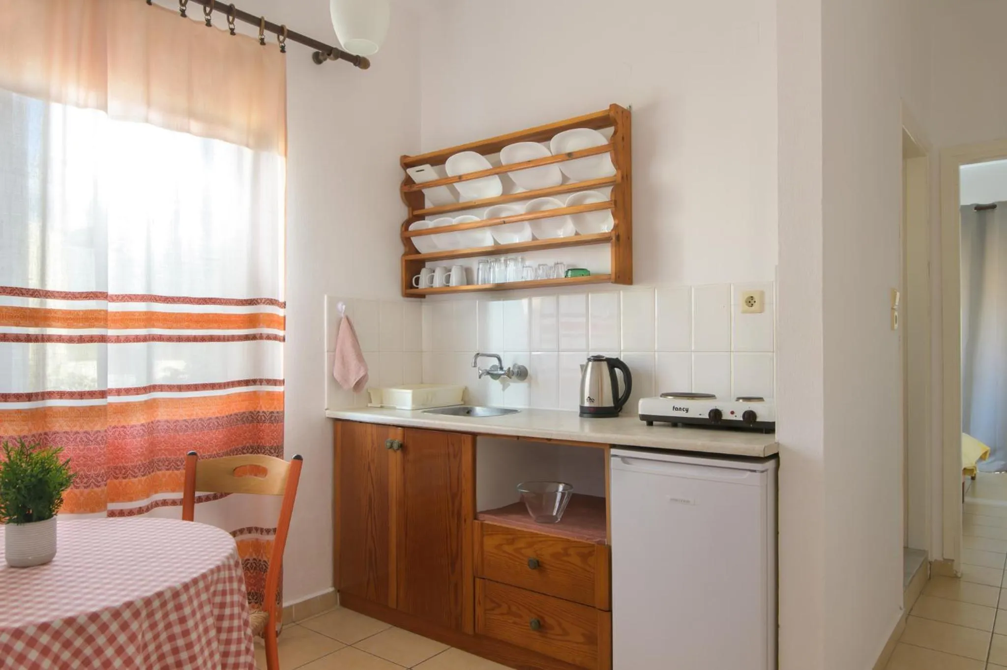 Coffee/tea facilities in Haris Apartments