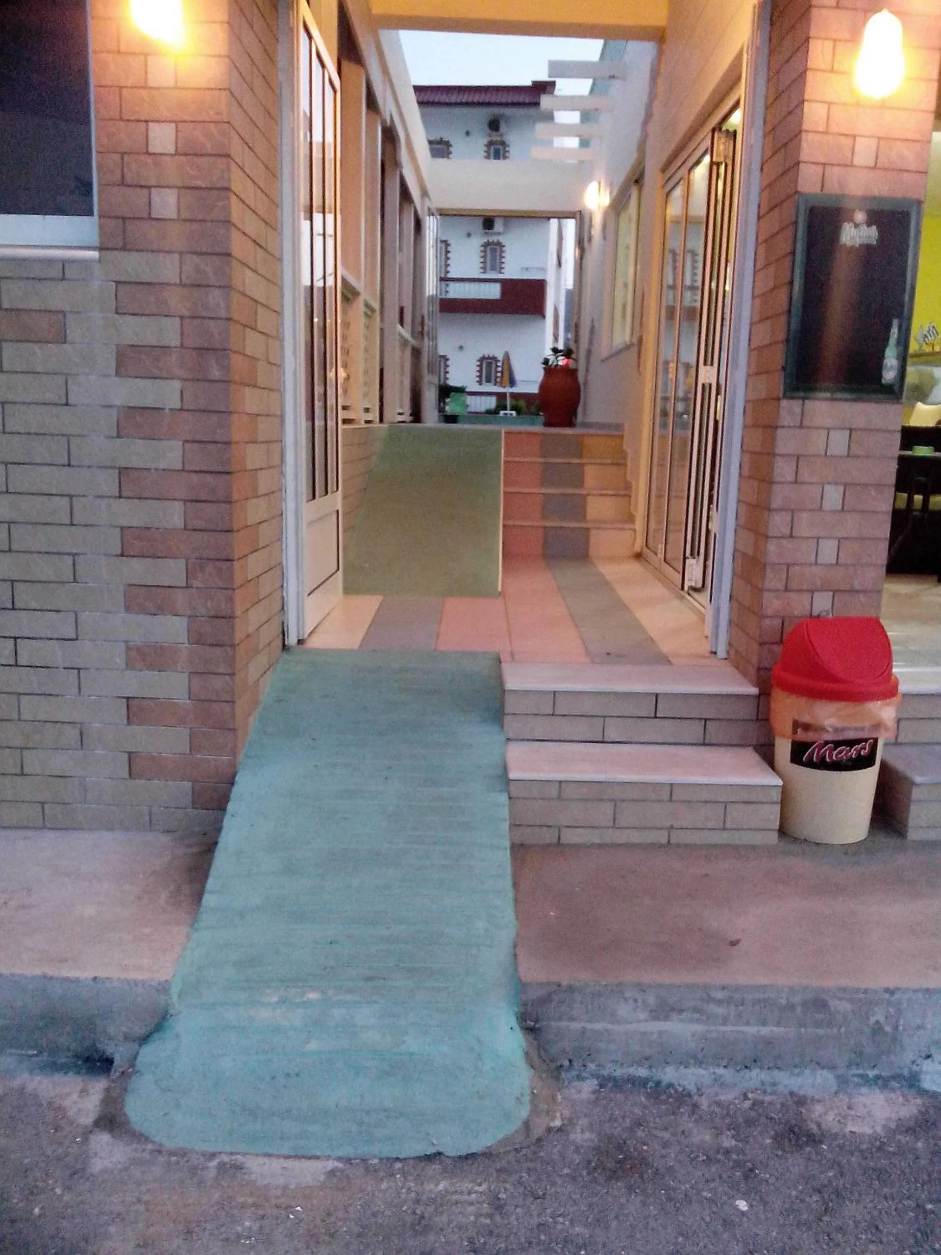 Facade/entrance in Haris Apartments