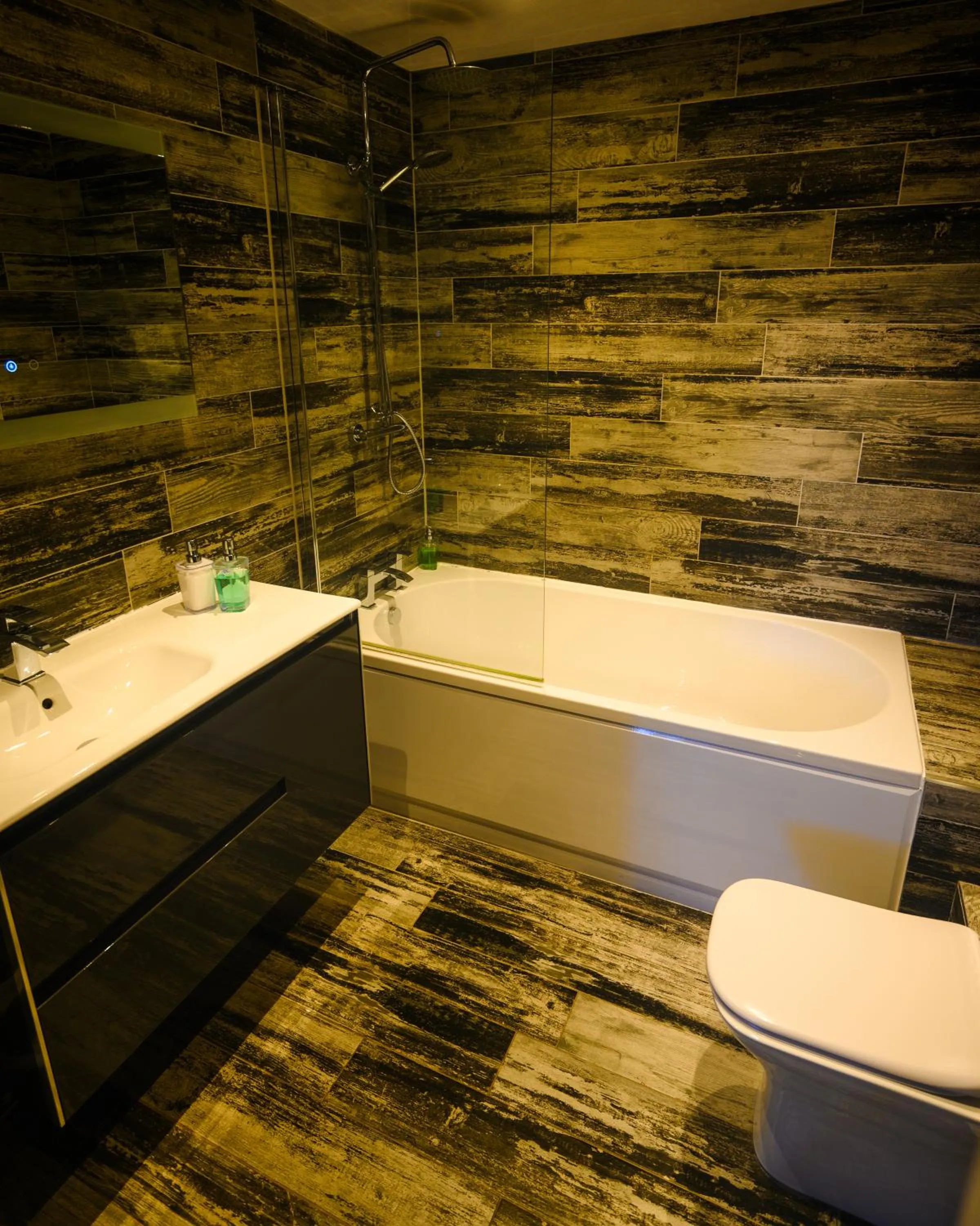 Bathroom in White Lion Hotel