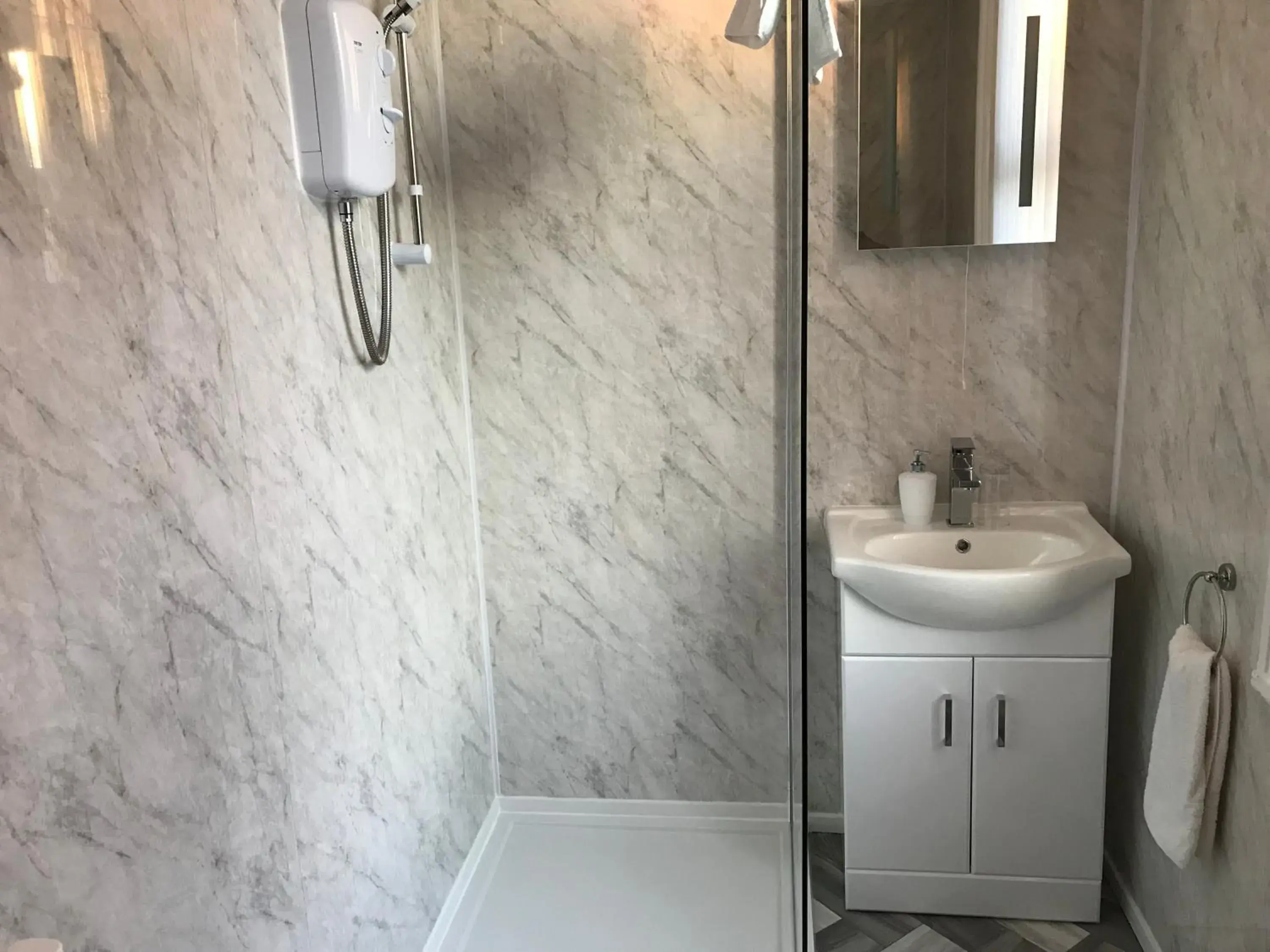 Quadruple Room with Private Bathroom in Lexham Hotel Quadruple Room with Private Bathroom in Lexham Hotel