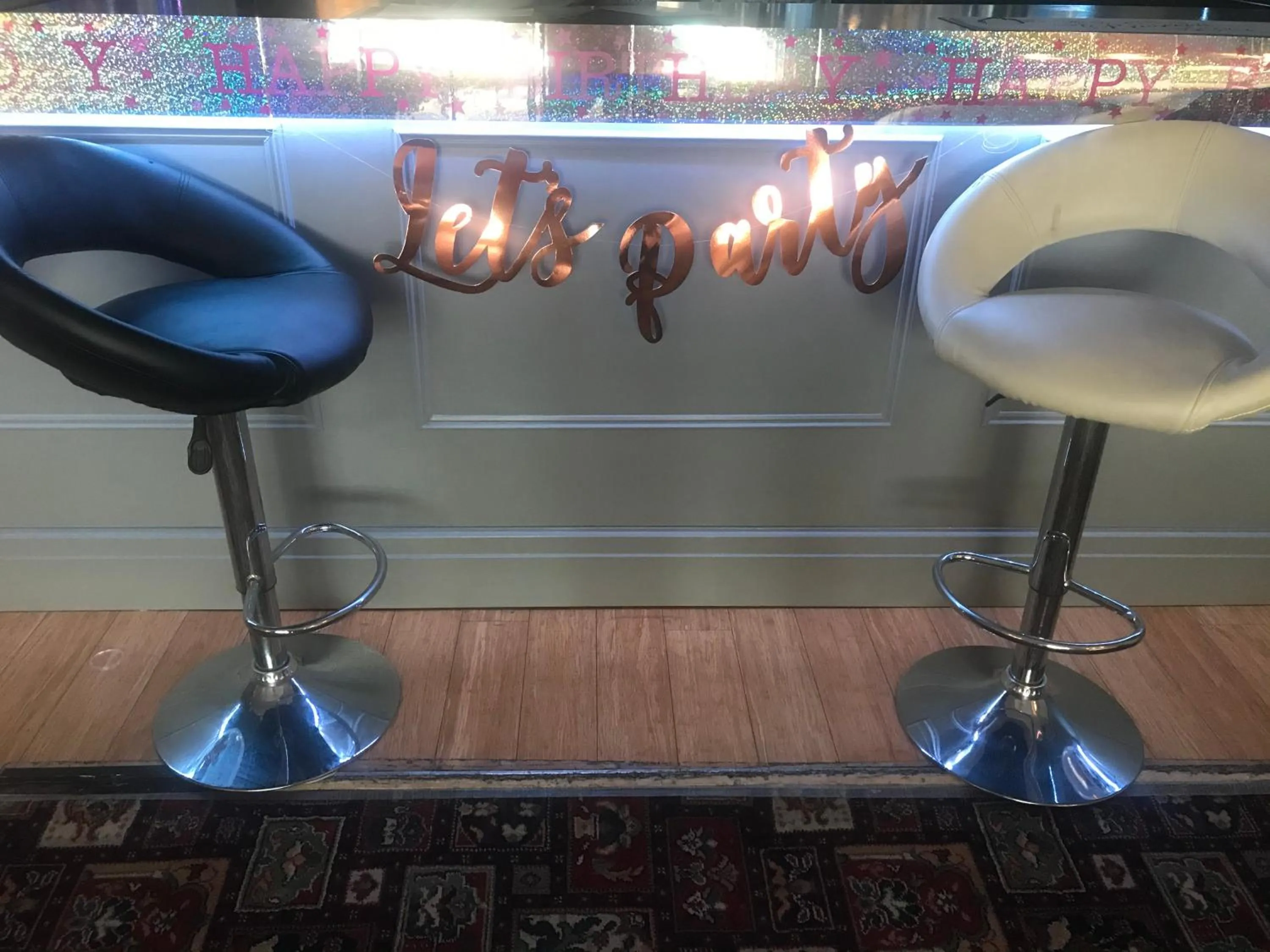 Drinks in Lexham Hotel