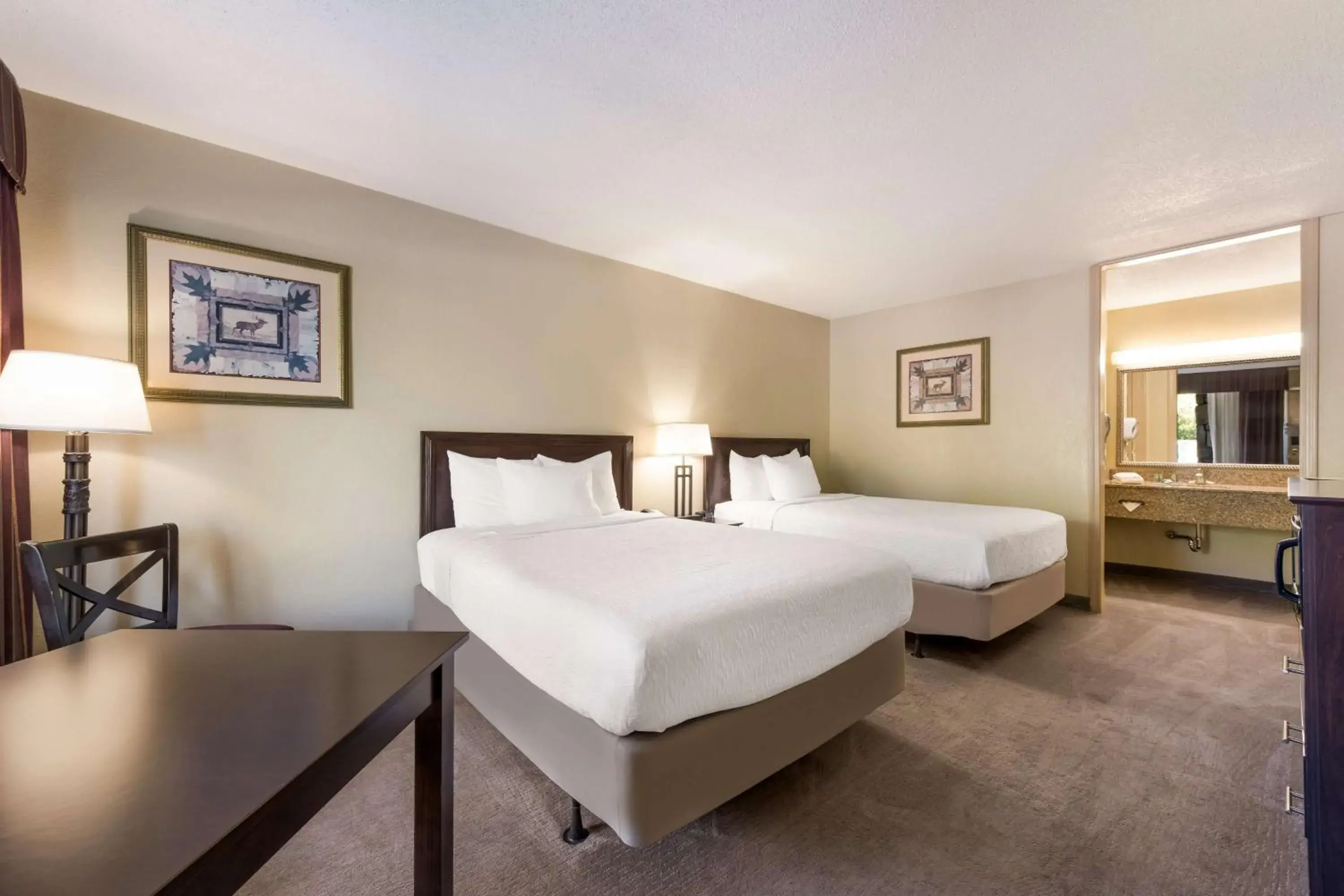 Double Room with Two Double Beds - Pet-Friendly in The Lodge at Banner Elk Double Room with Two Double Beds - Pet-Friendly in The Lodge at Banner Elk