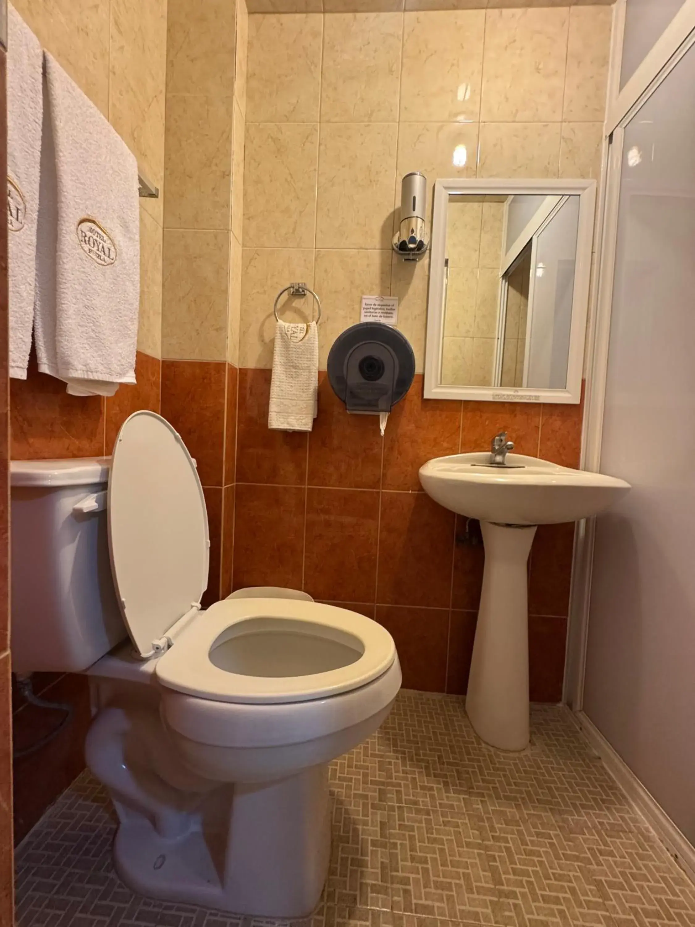 Twin Room in Hotel Royal Puebla Twin Room in Hotel Royal Puebla