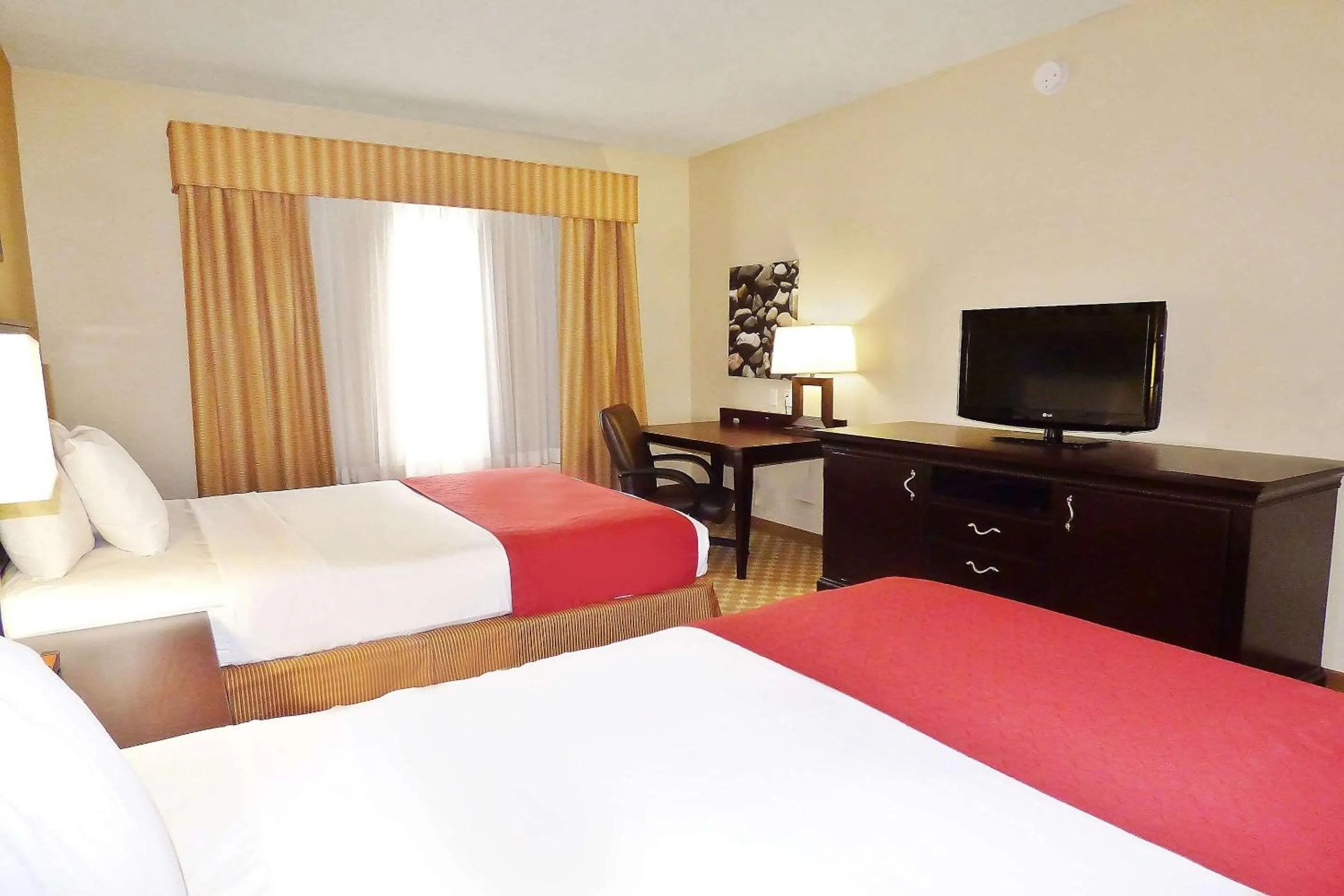 Bedroom, Bed in Country Inn & Suites by Radisson, Port Orange-Daytona, FL