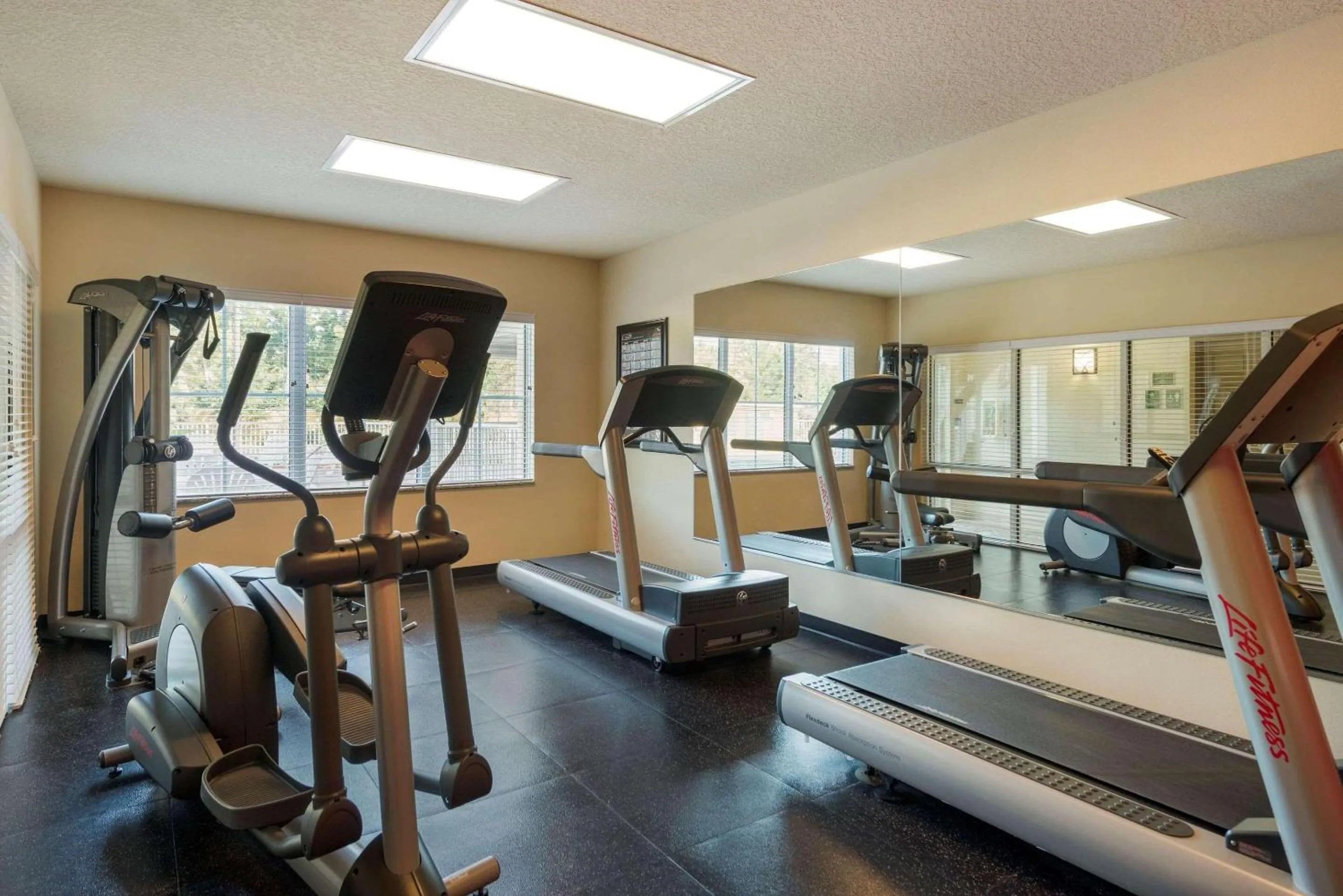 Fitness centre/facilities in Country Inn & Suites by Radisson, Port Orange-Daytona, FL