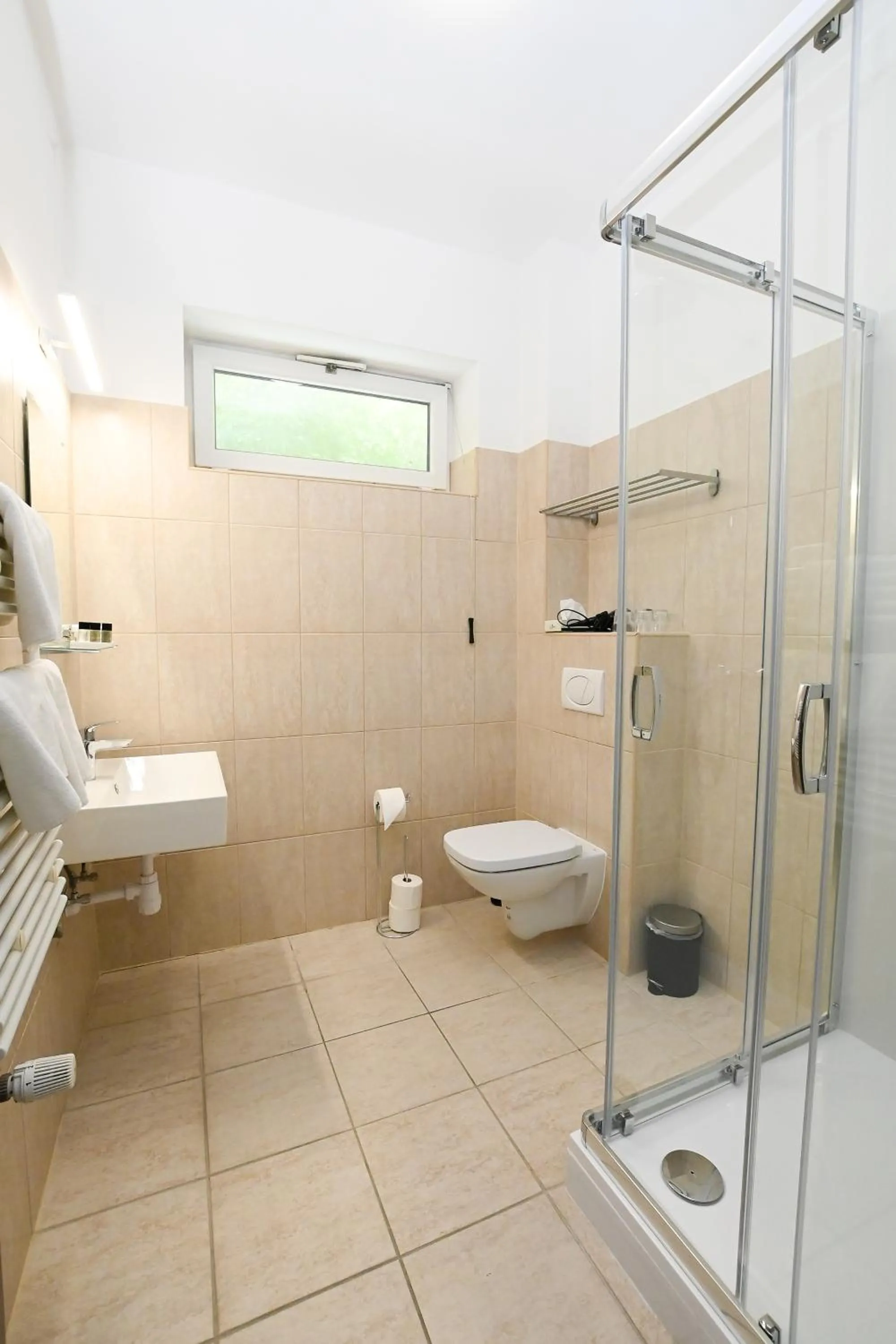 Shower in Hotel Kelep