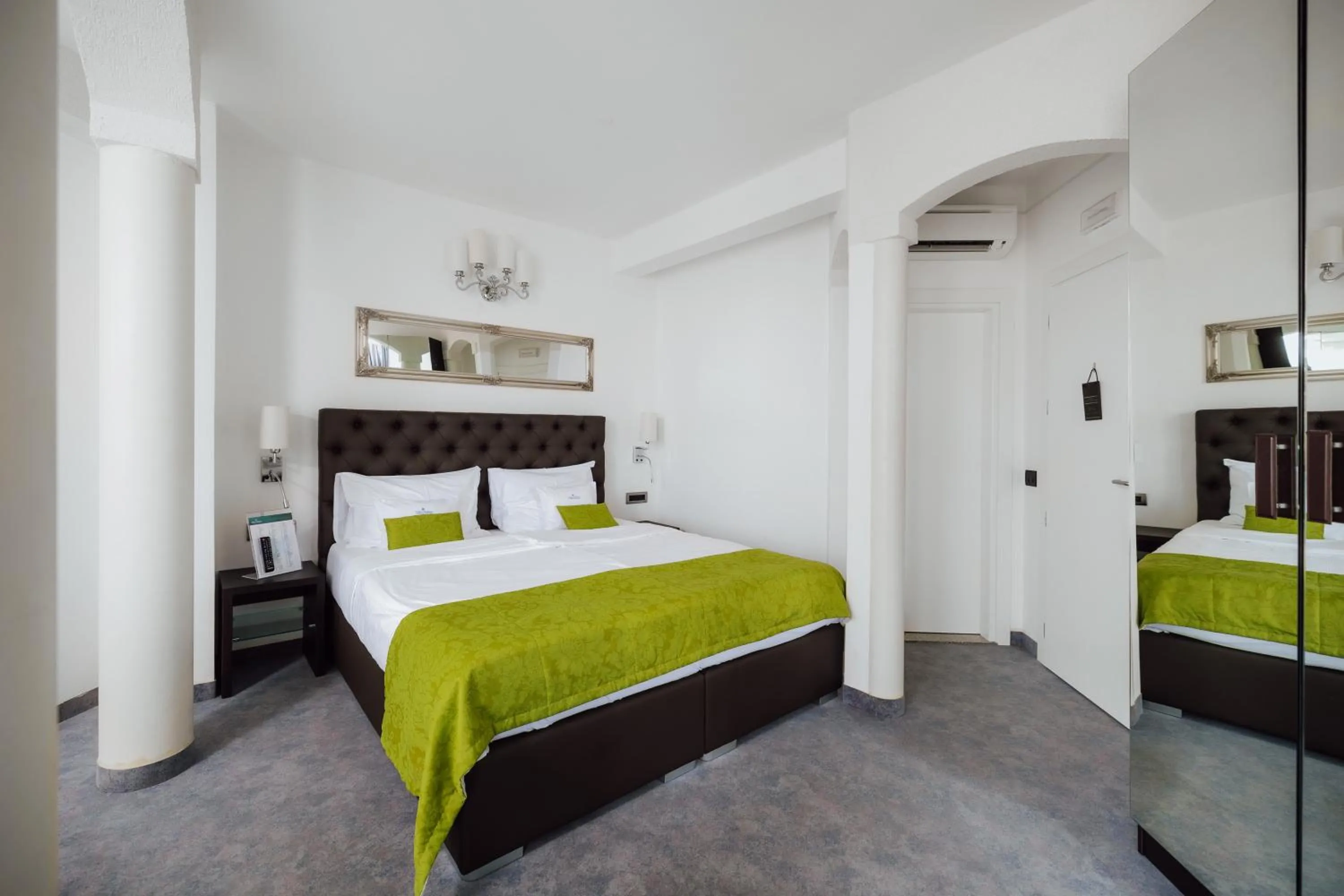 Bed in Villa Bellevue Portoroz-Portorose