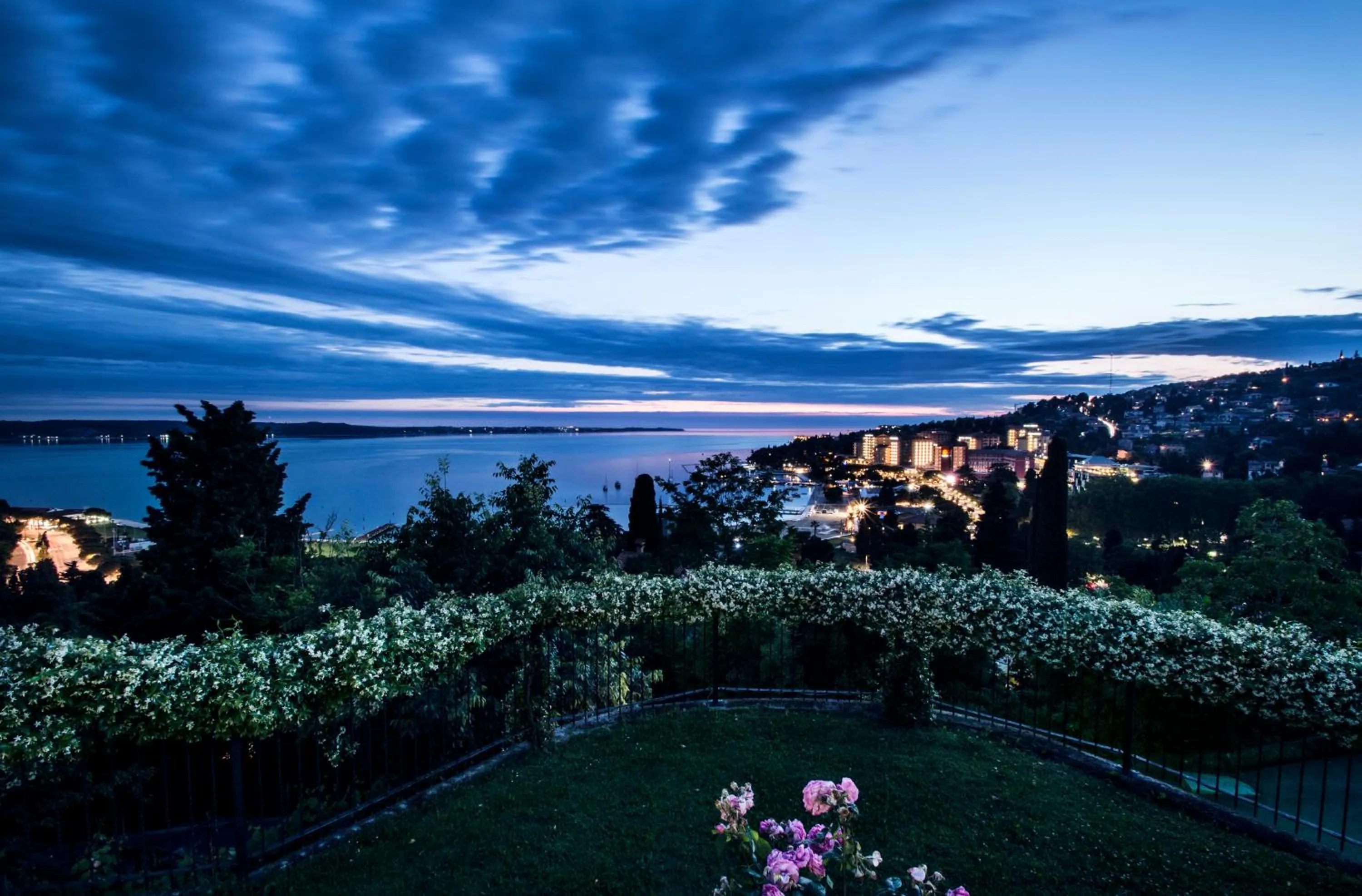 One-Bedroom Apartment with Sea View (3 Adults) in Villa Bellevue Portoroz-Portorose
