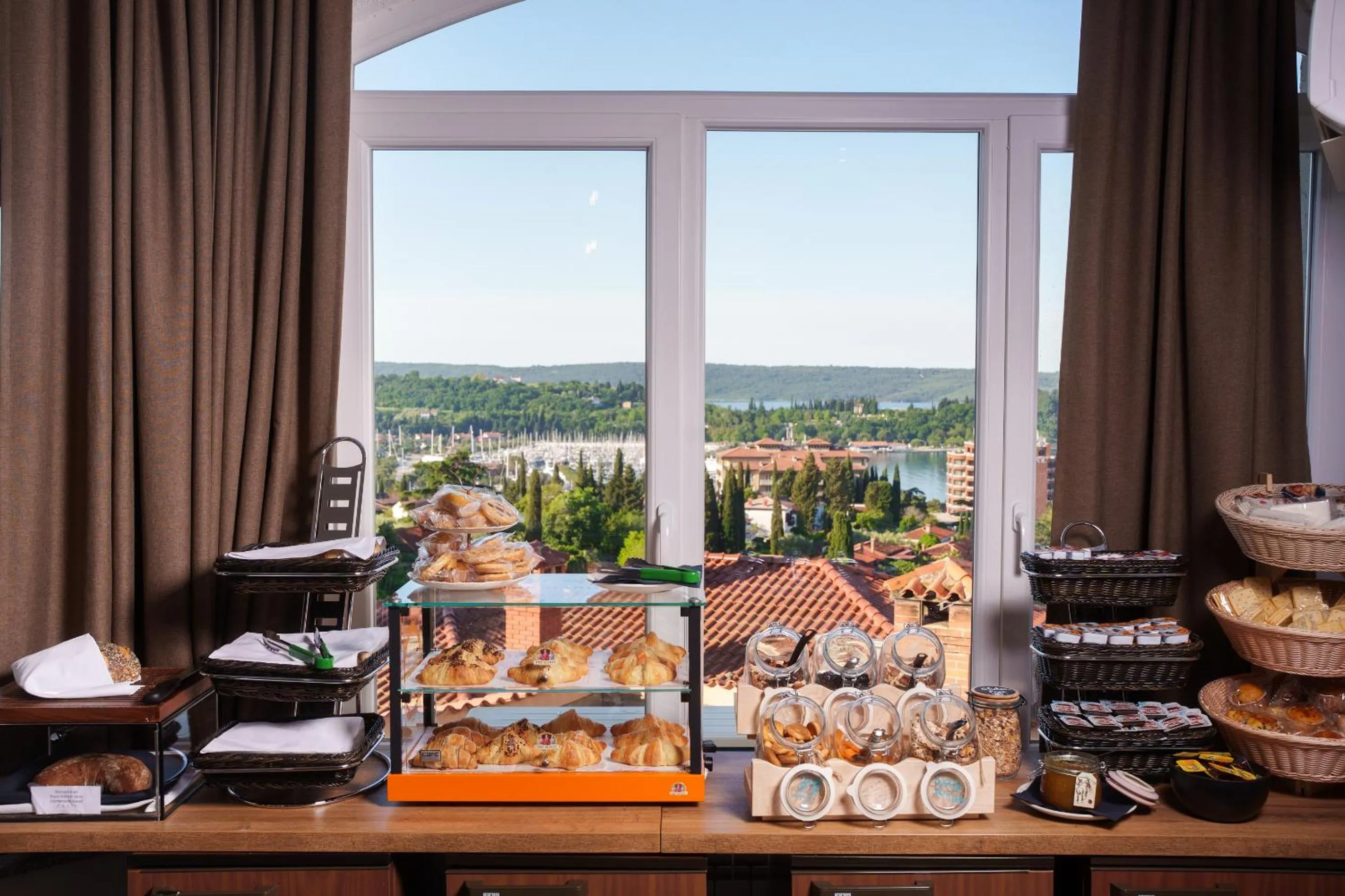 Food and drinks in Villa Bellevue Portoroz-Portorose