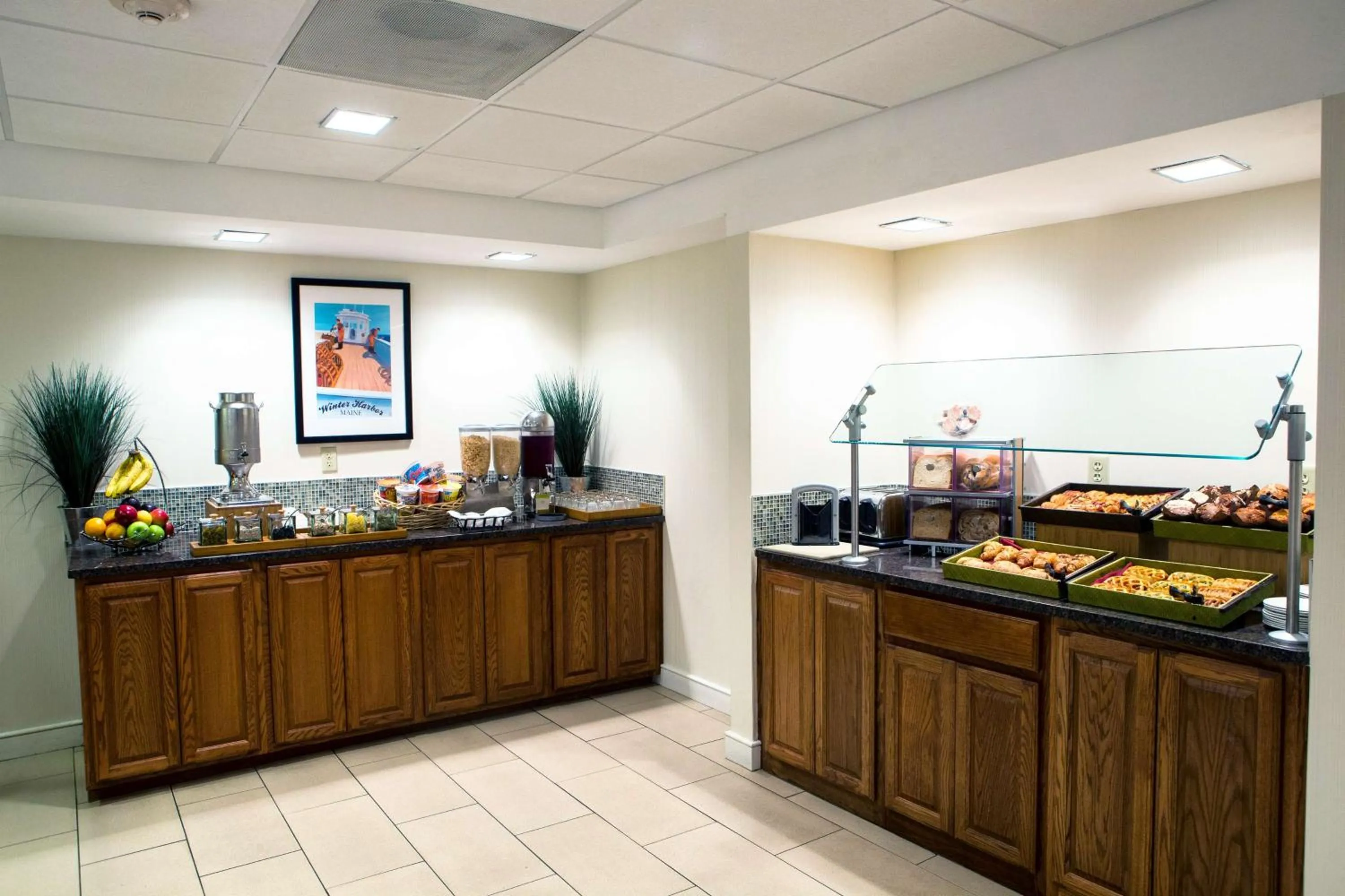 Restaurant/places to eat in DoubleTree by Hilton Portland, ME