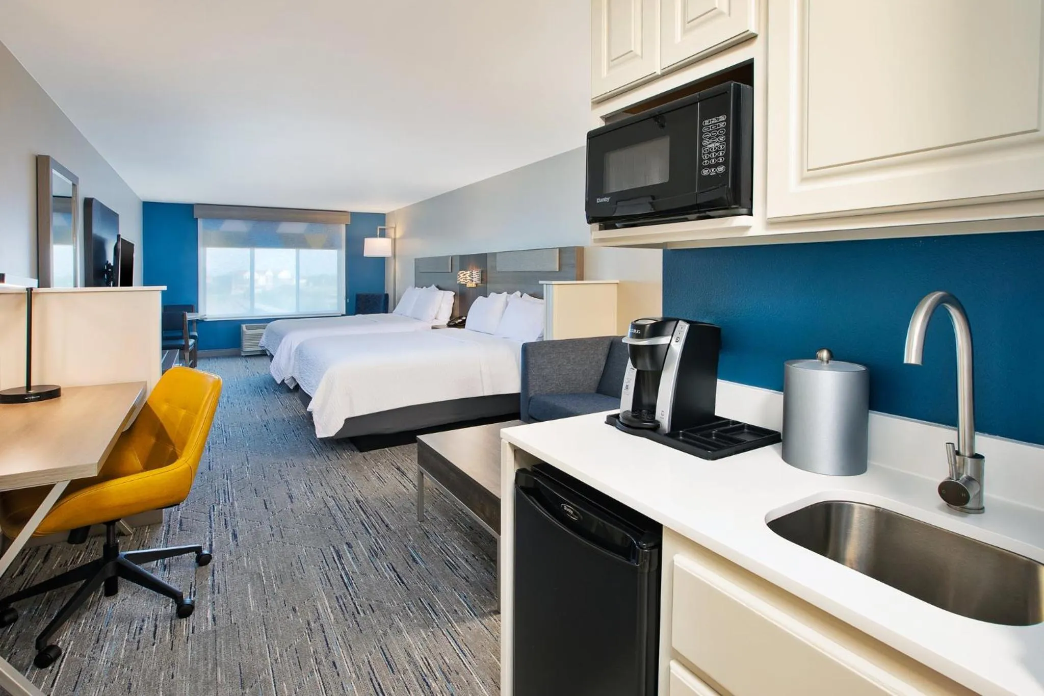 Bedroom, Bed in Holiday Inn Express & Suites Sioux Falls Southwest by IHG