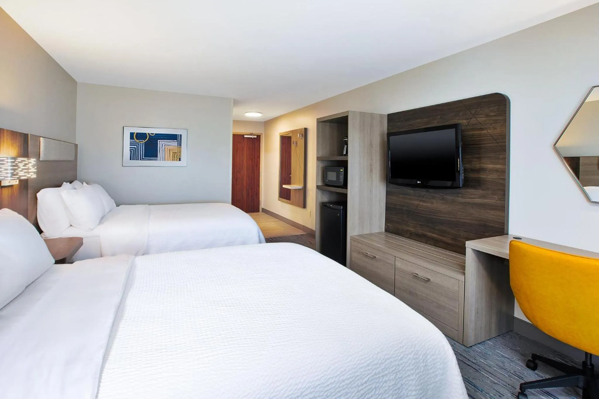 Photo of the whole room, Bed in Holiday Inn Express & Suites Sioux Falls Southwest by IHG