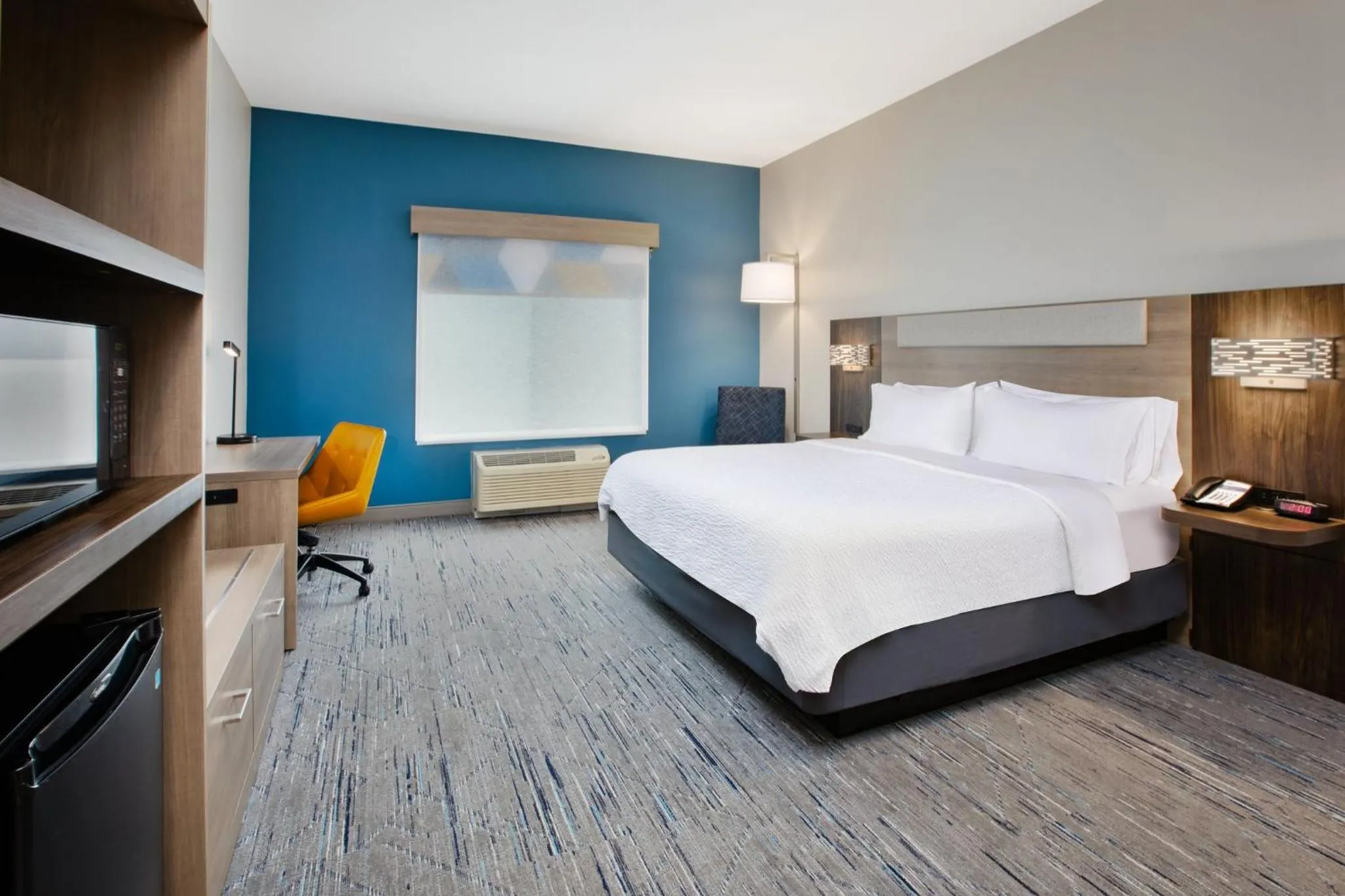 Photo of the whole room, Bed in Holiday Inn Express & Suites Sioux Falls Southwest by IHG