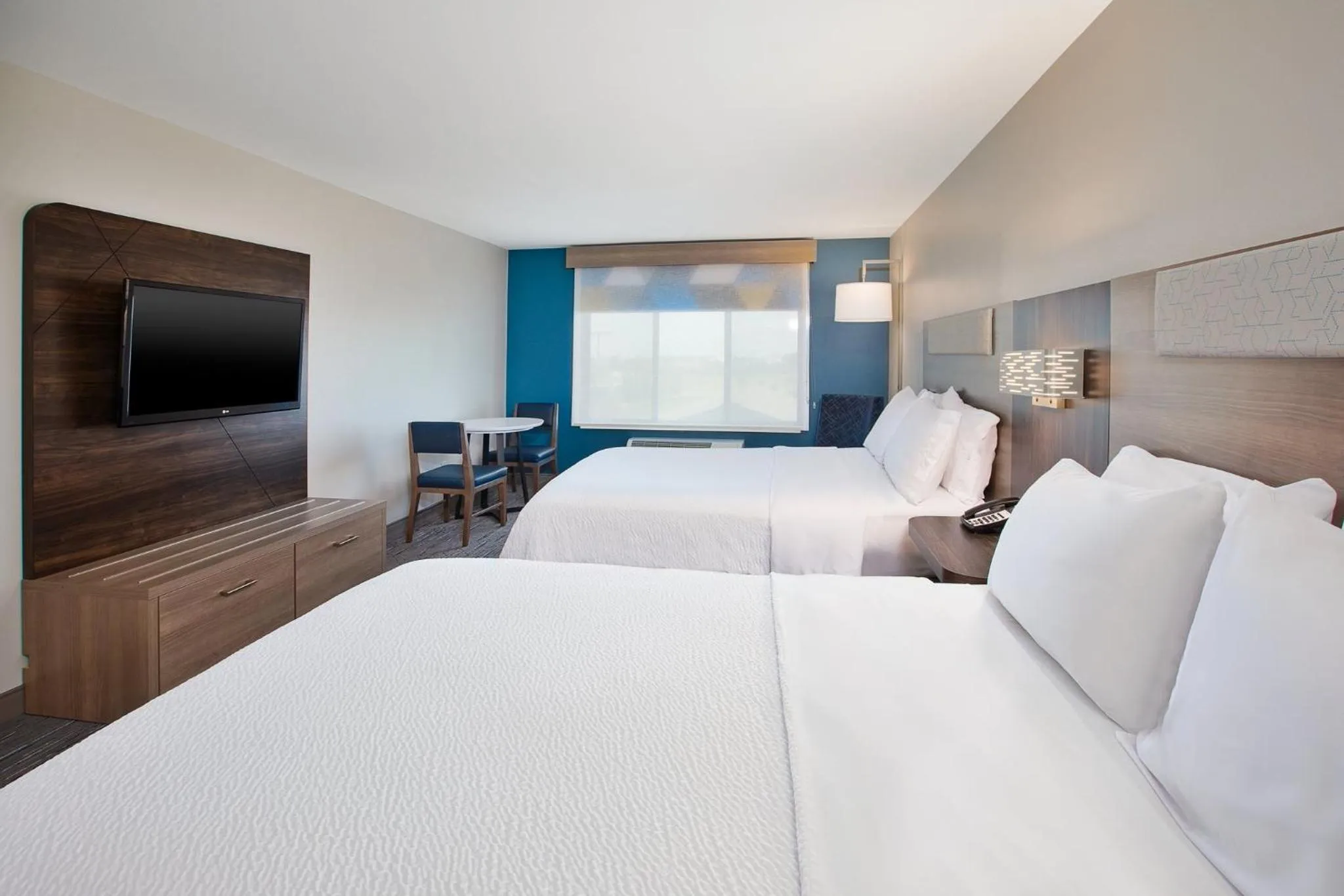 Photo of the whole room, Bed in Holiday Inn Express & Suites Sioux Falls Southwest by IHG